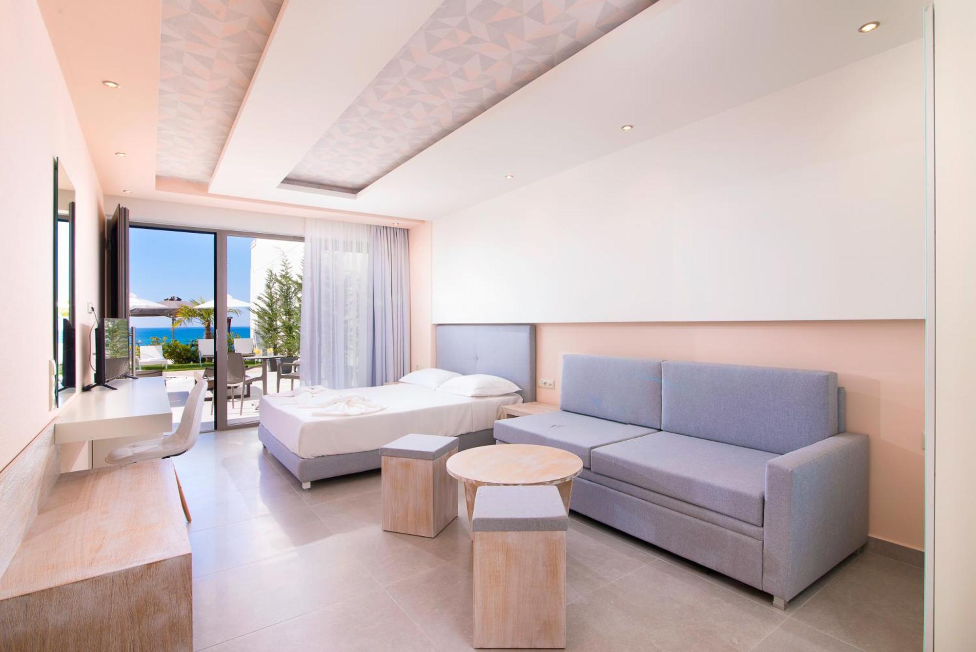 Deluxe Triple Room with Sea View