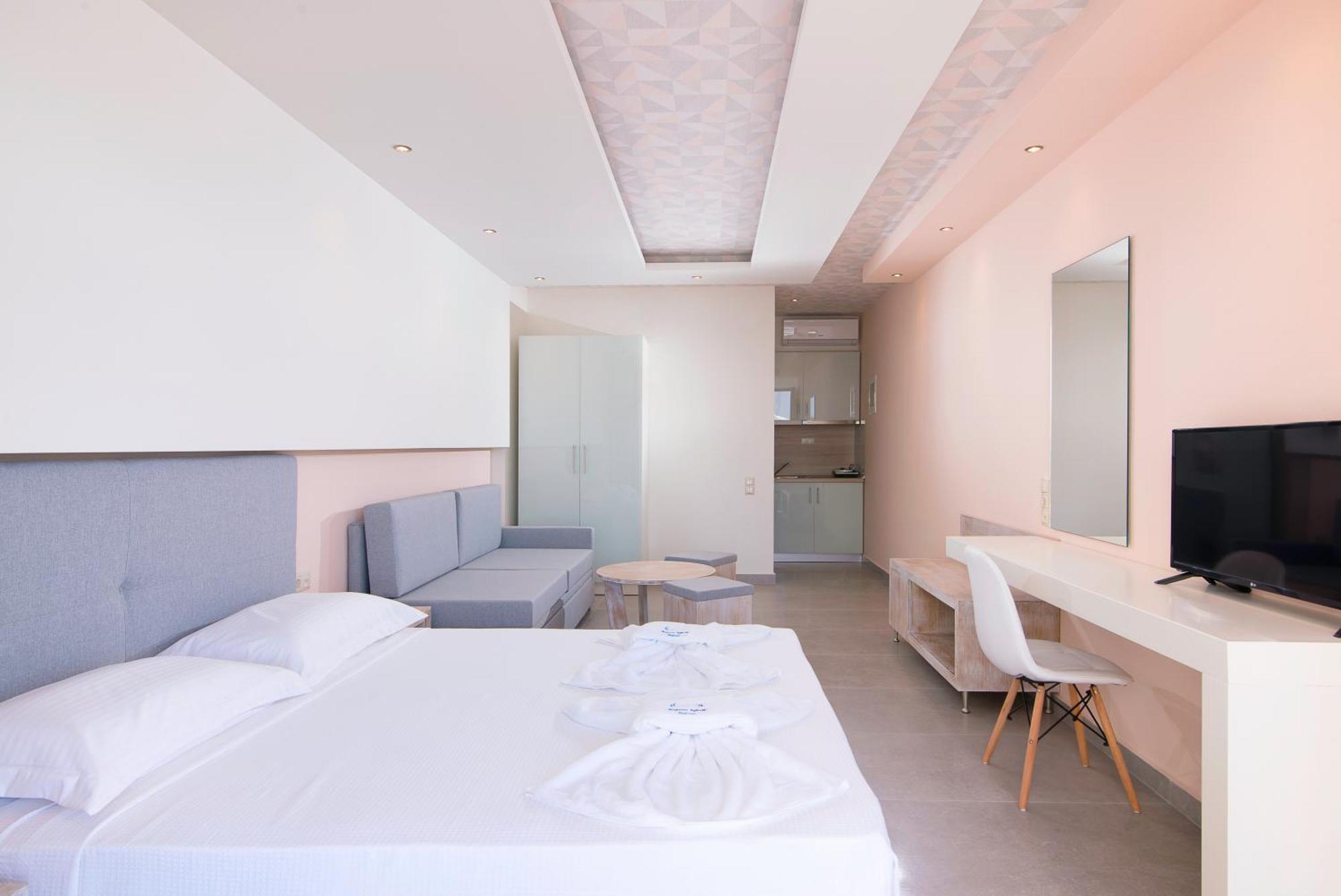 Deluxe Triple Room Sea View