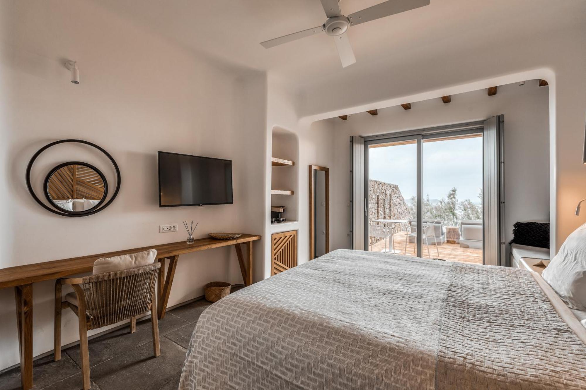 Silver Suite Private Jacuzzi & Sea View