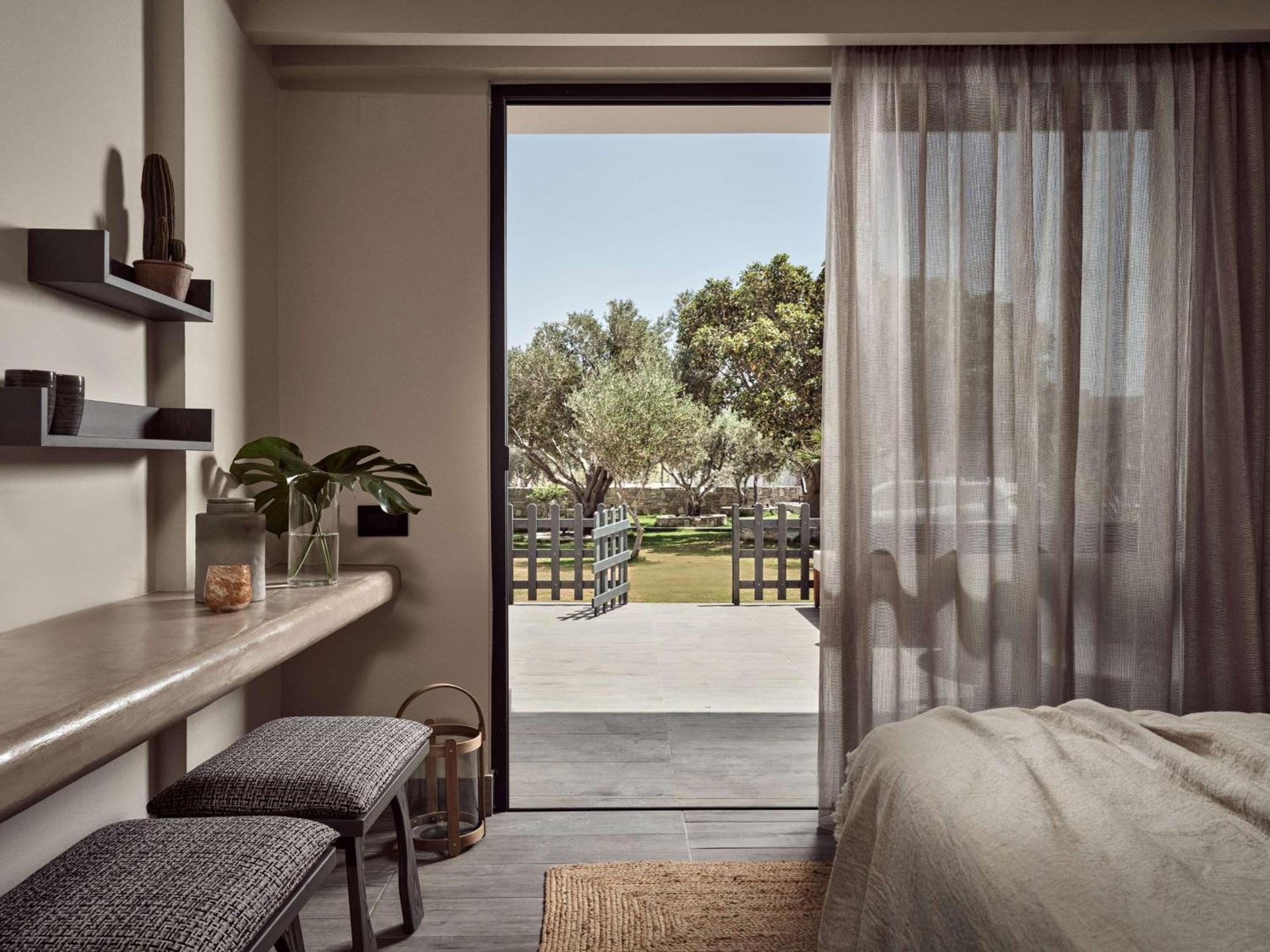 Evergreen Retreat King Room Terrace
