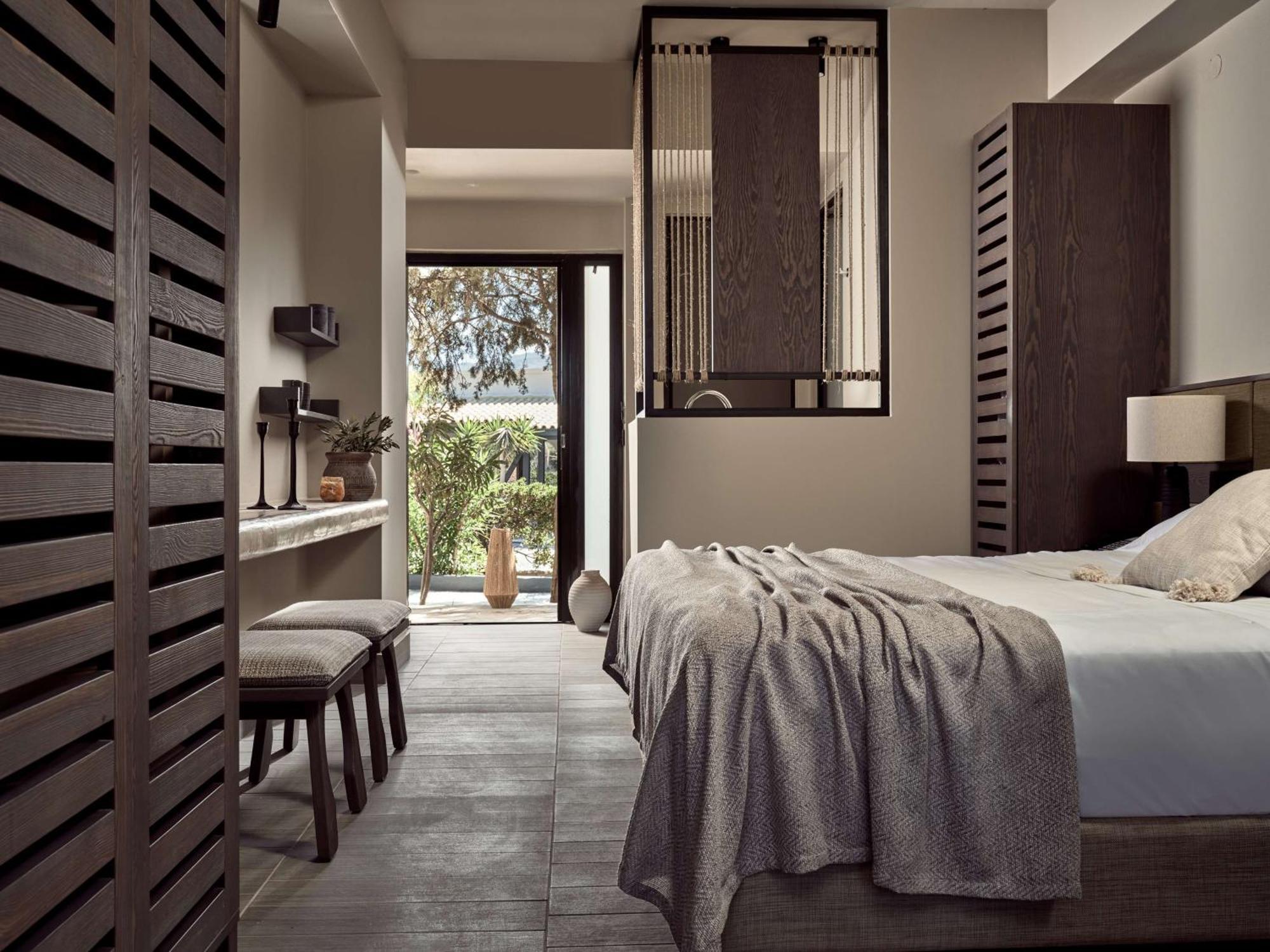 Evergreen One-Bedroom King Suite Terrace