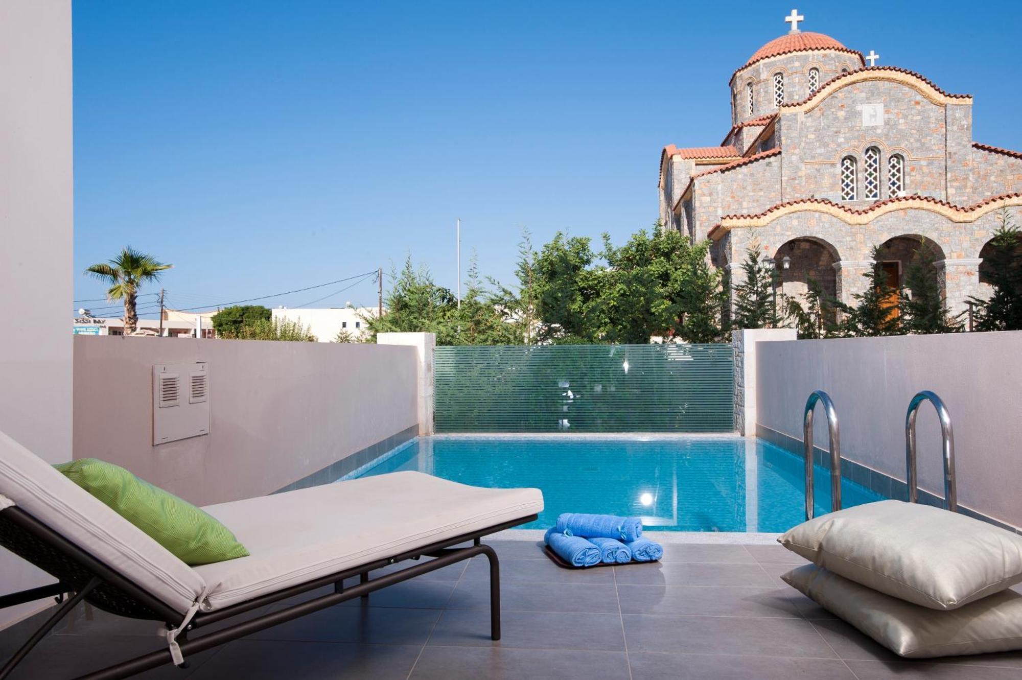 Superior Double or Twin Room Individual Pool