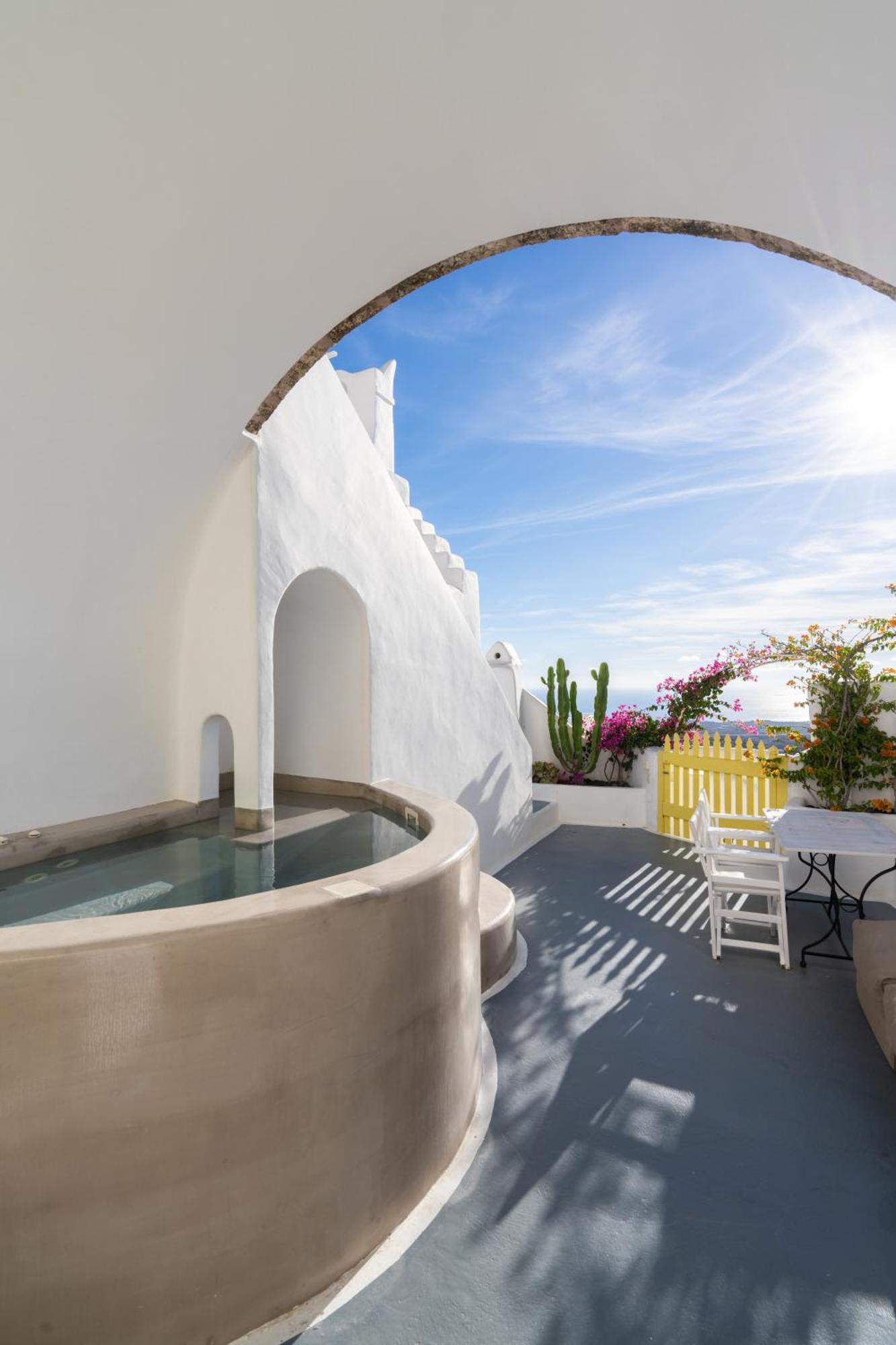Honeymoon Suite Private Outdoor Hot Tub Sea View