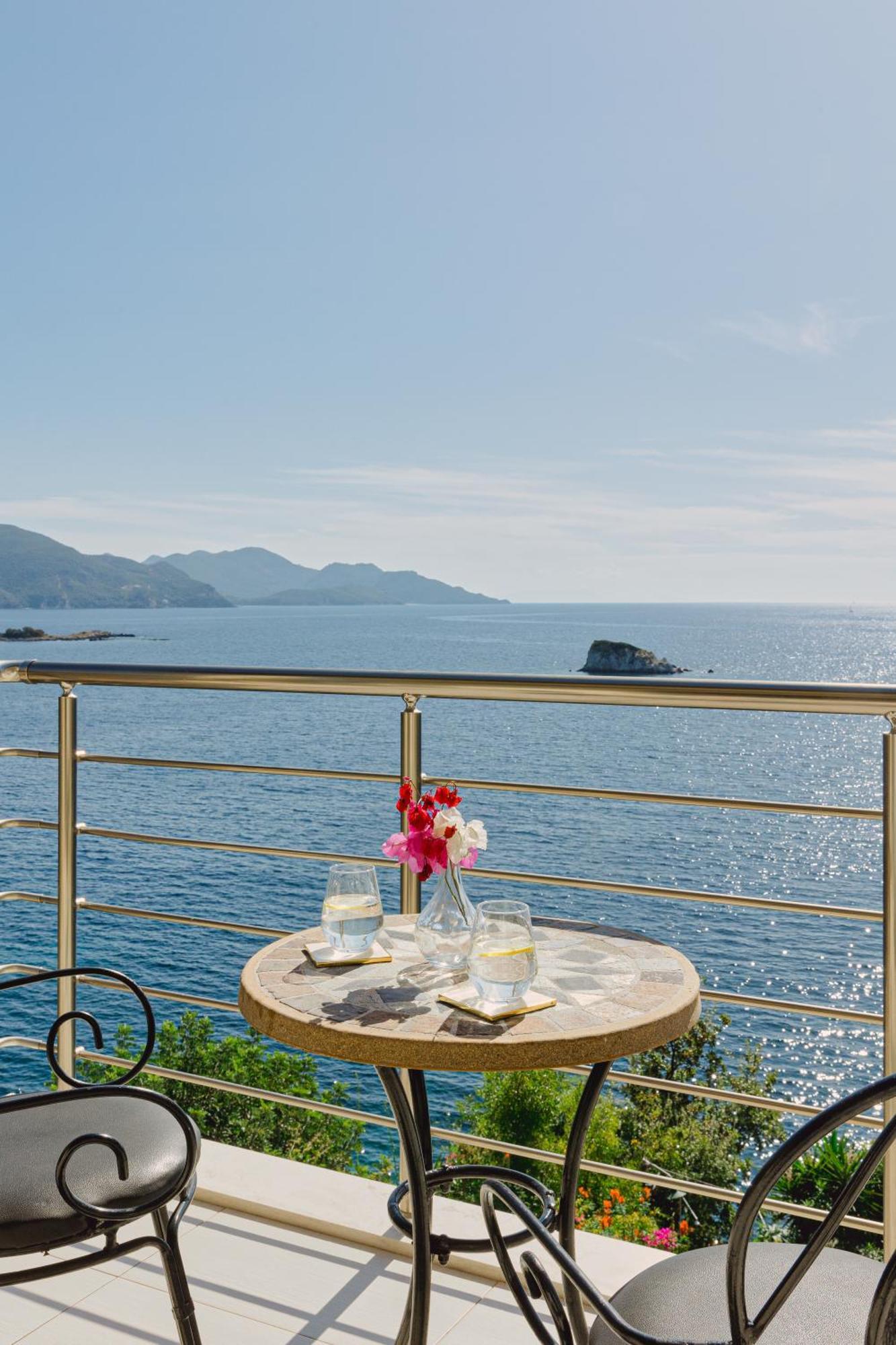 Deluxe Room Balcony Sea View