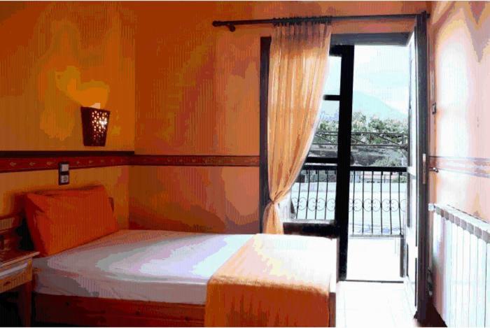 Basic Triple Room