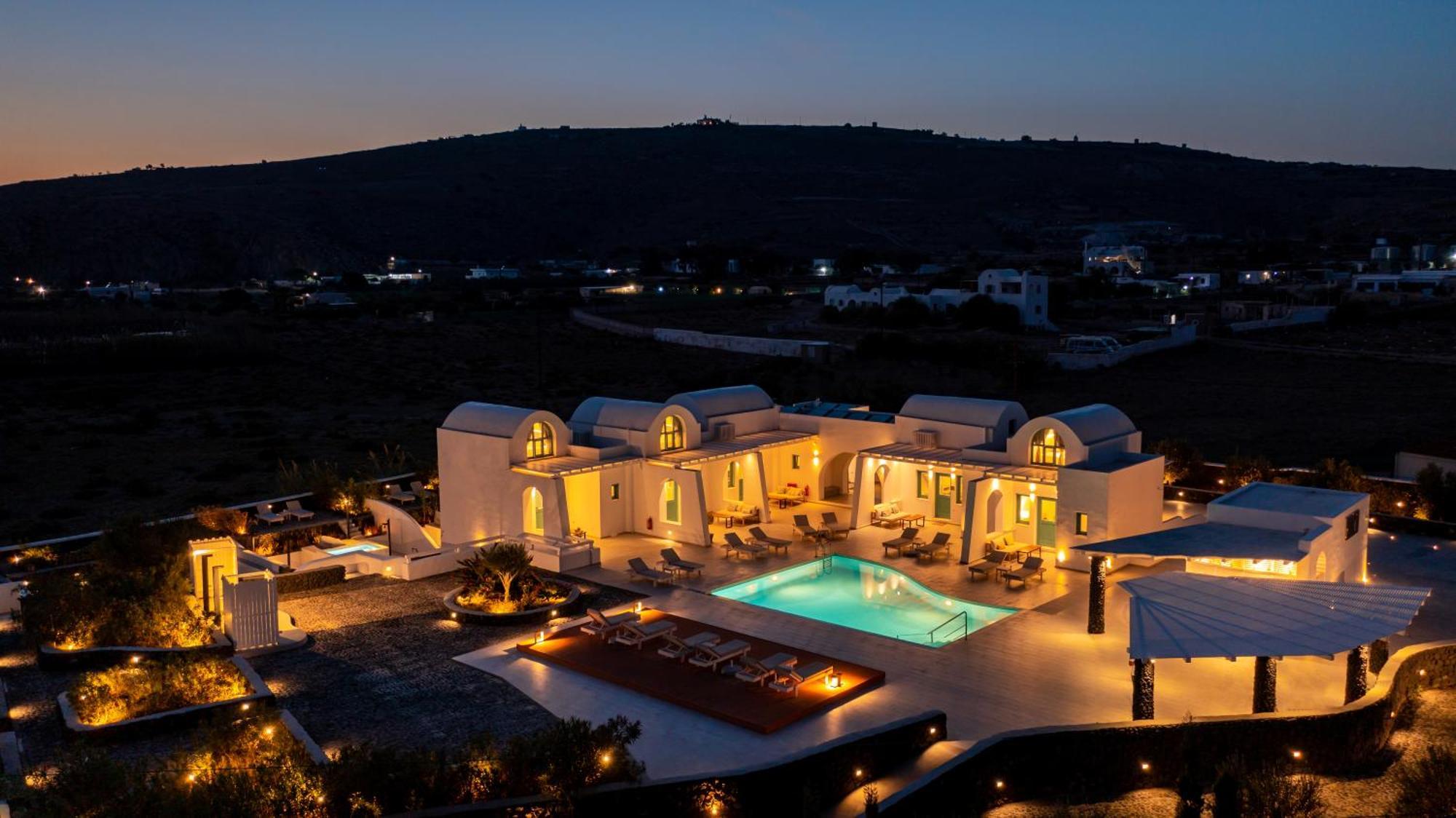 Loft Suite Outdoor Hot Tub