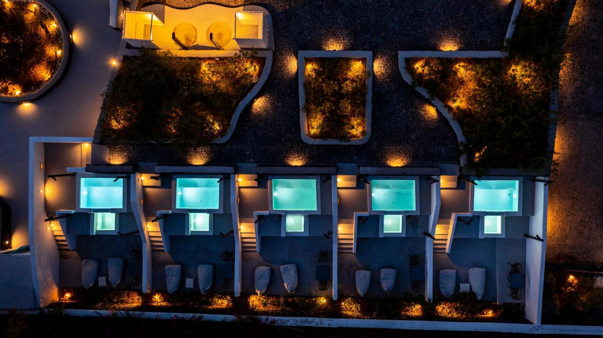 Loft Suite Outdoor Hot Tub
