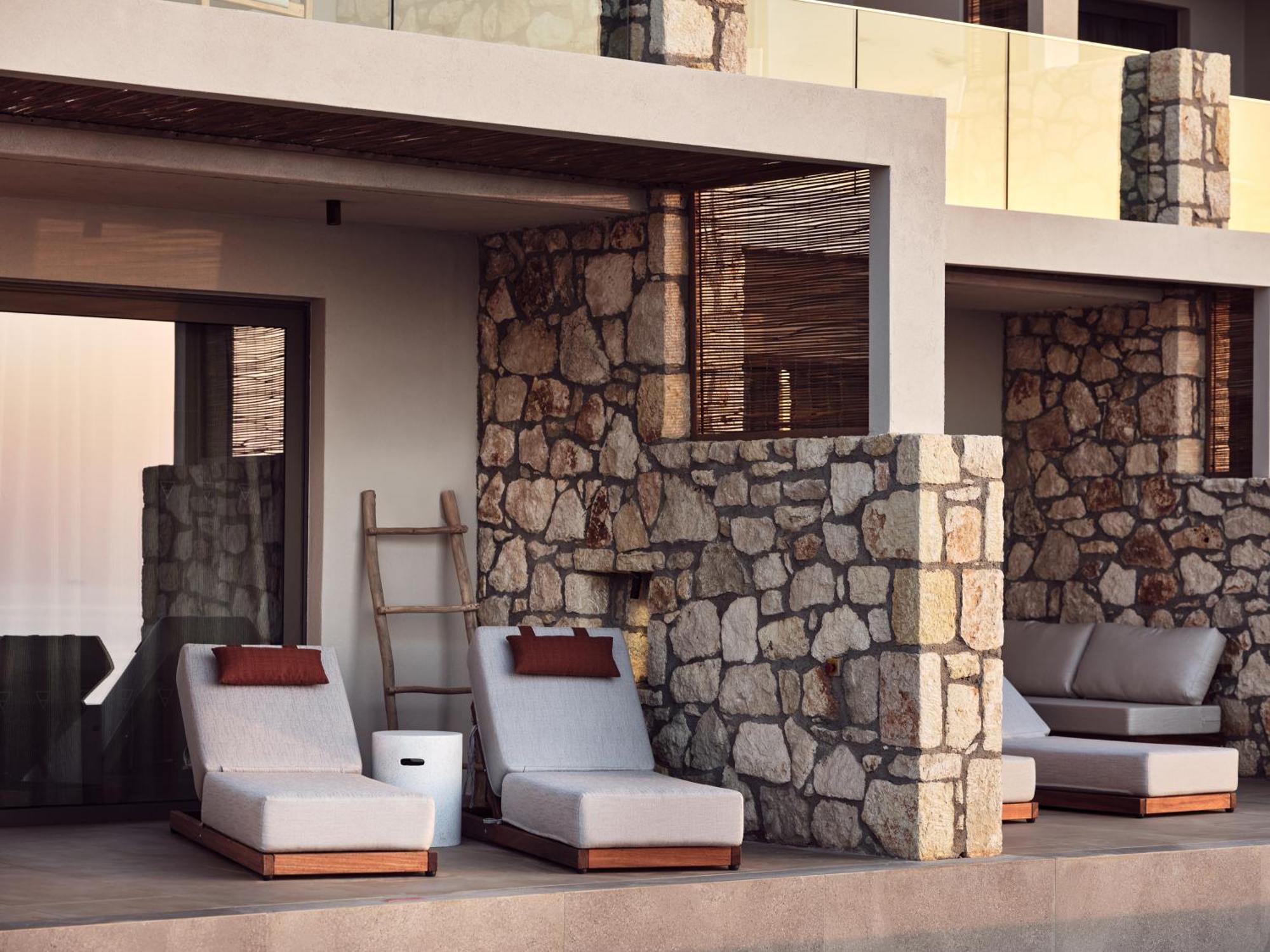 Grand Deluxe King Room Sea View Shared Pool