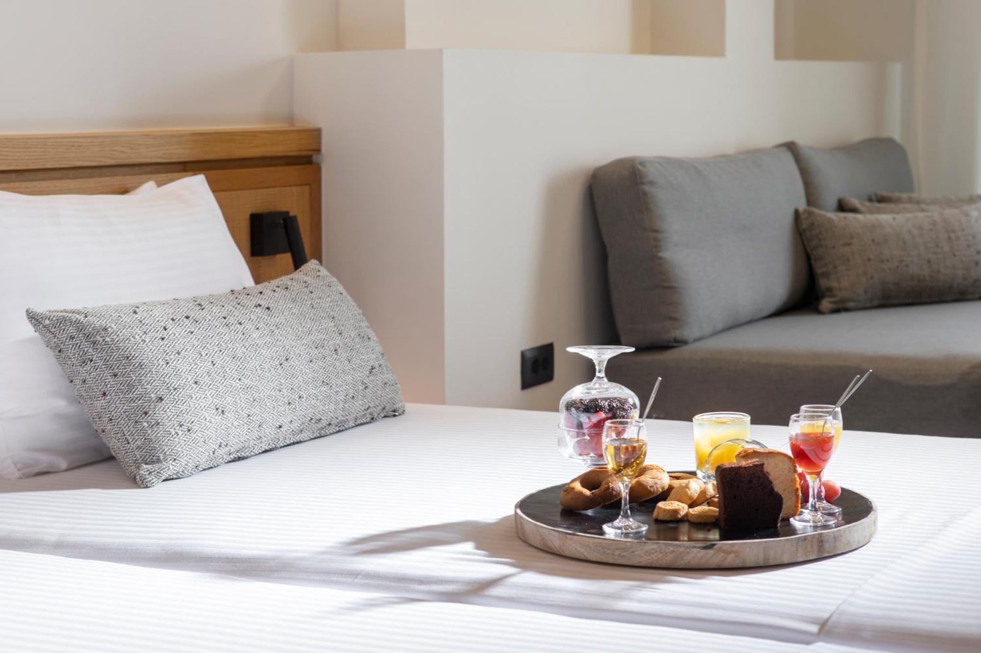 Superior Double or Twin Room Side Sea View