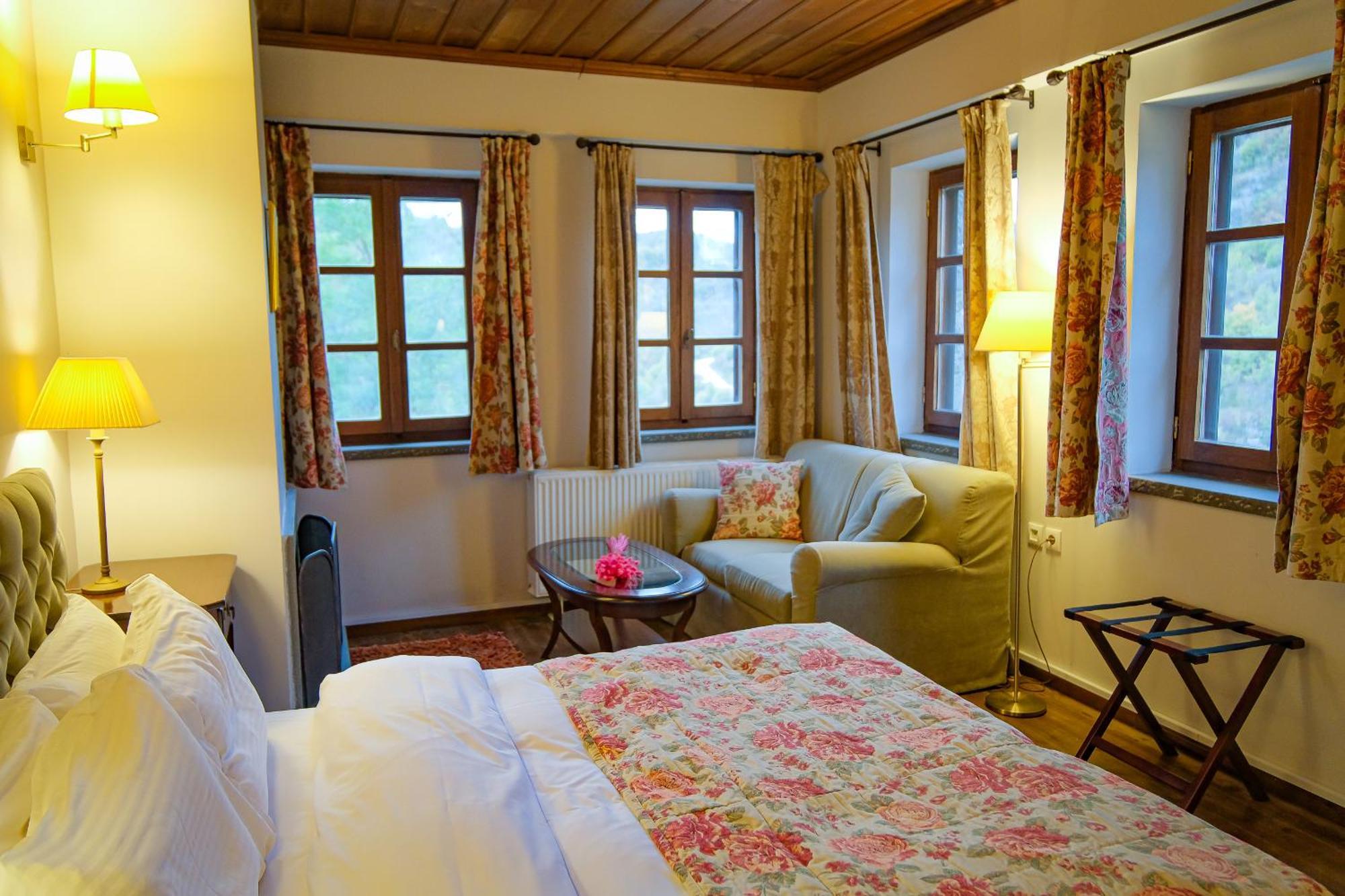 Junior Suite Mountain View