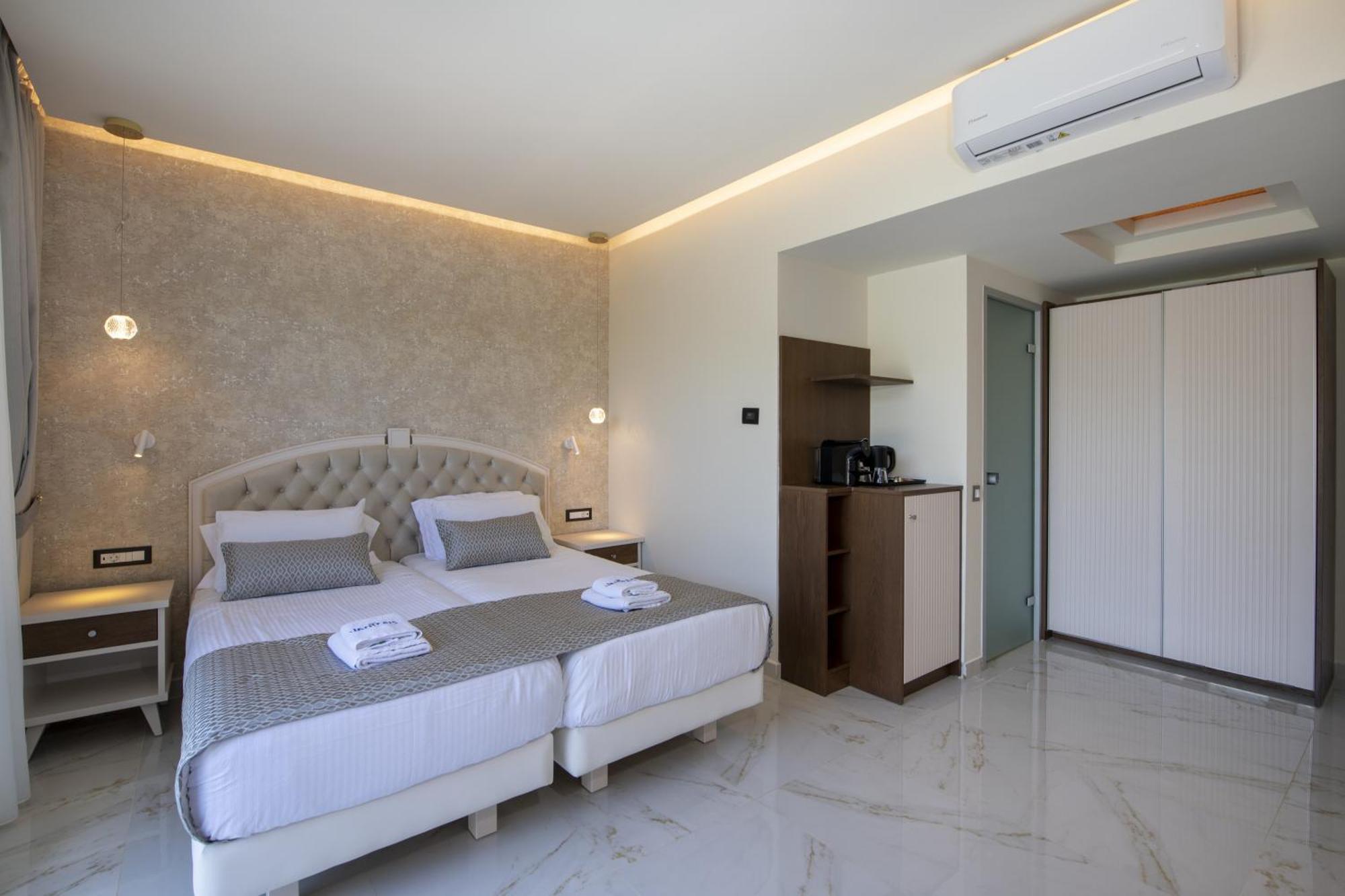Junior suite individual pool