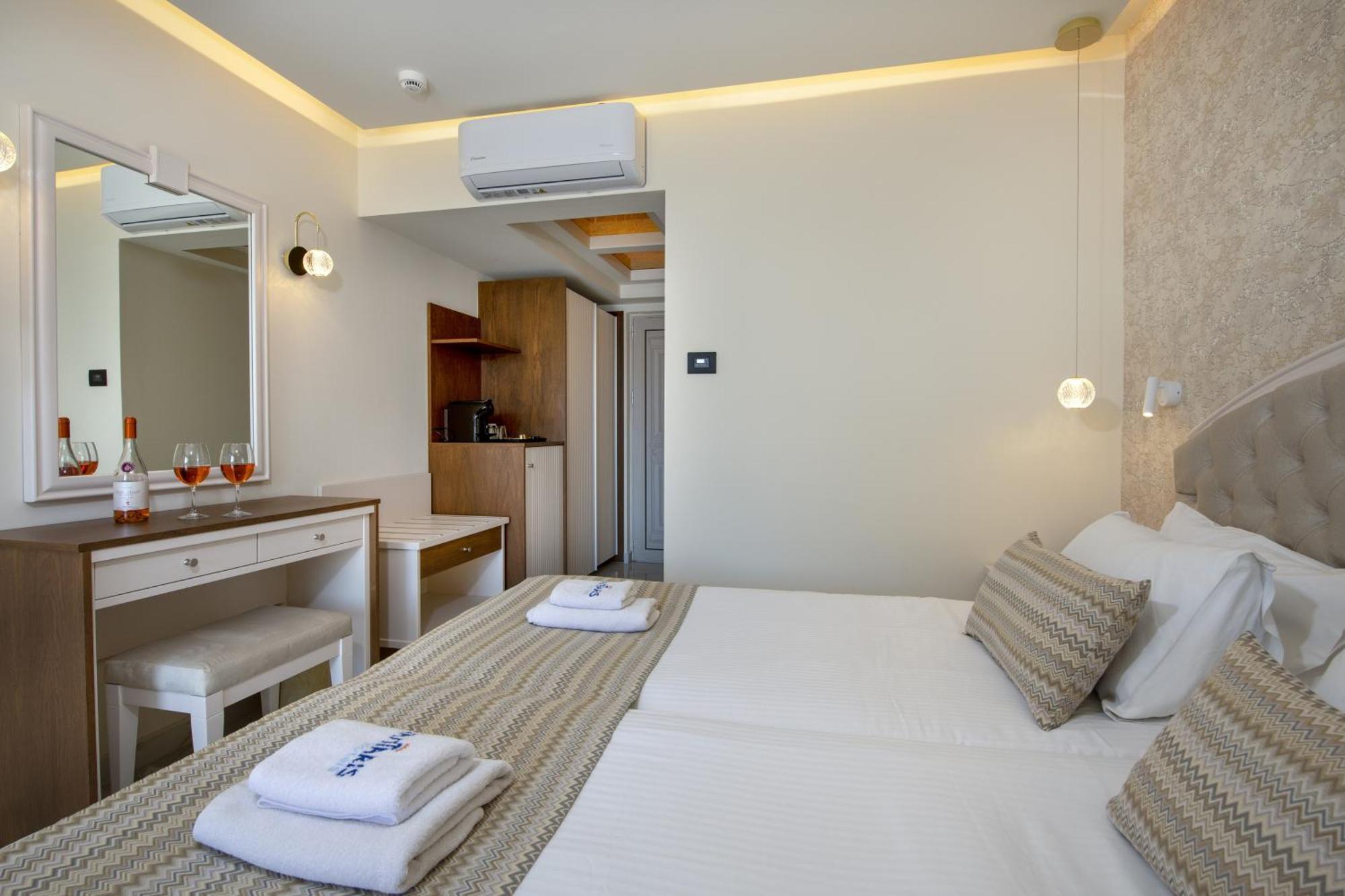 Junior suite individual pool