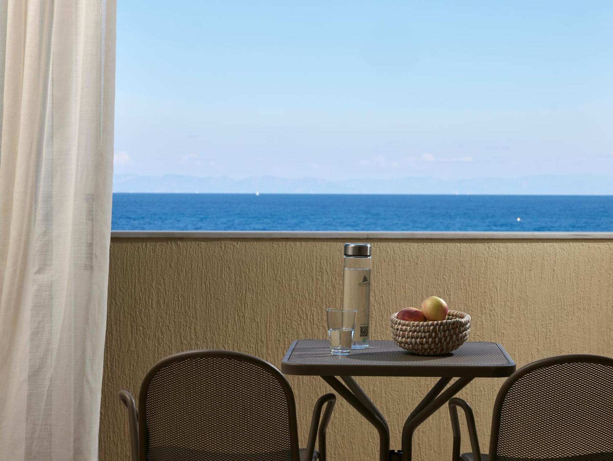 Double or Twin Room Sea View