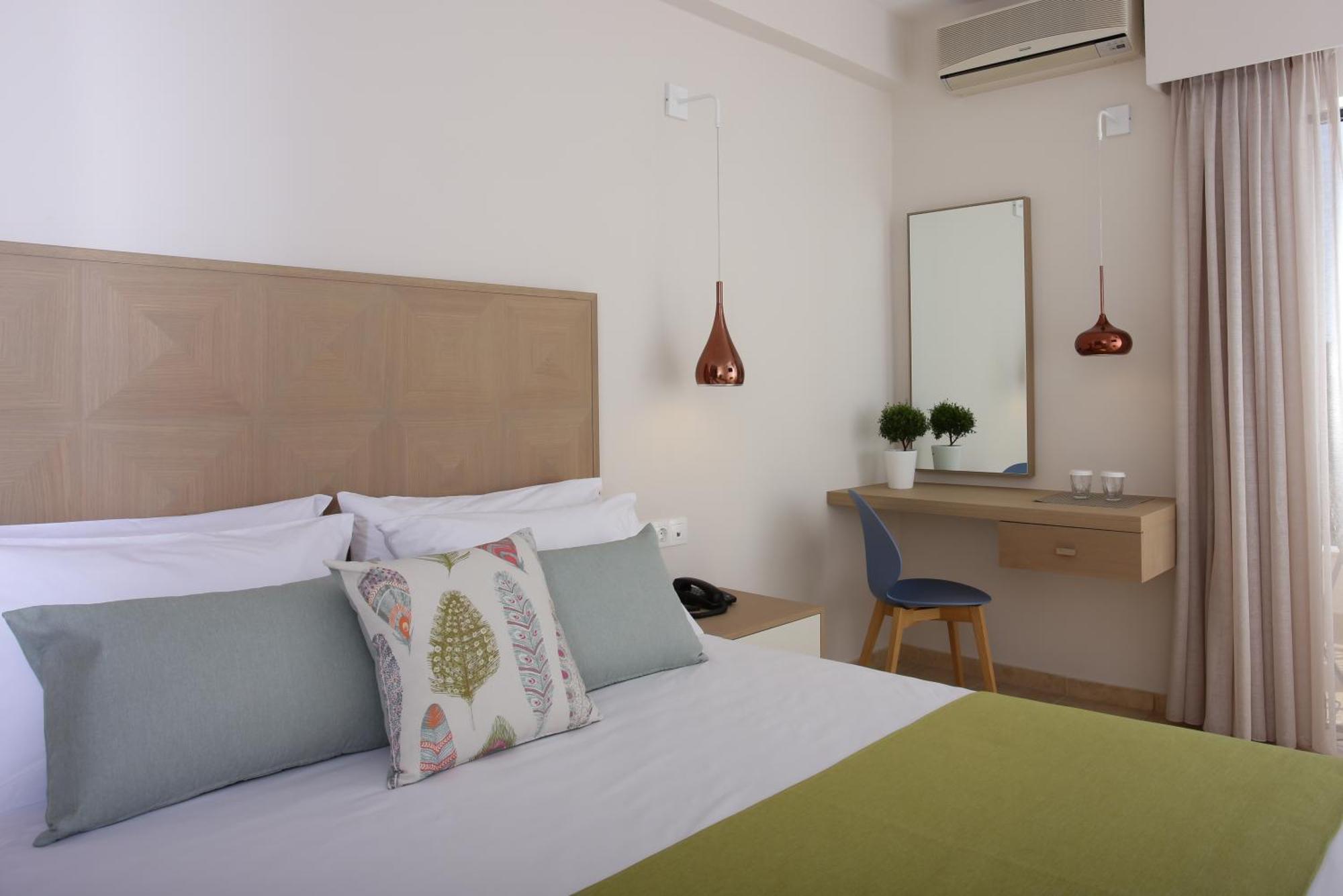 Superior Double or Twin Room Garden View
