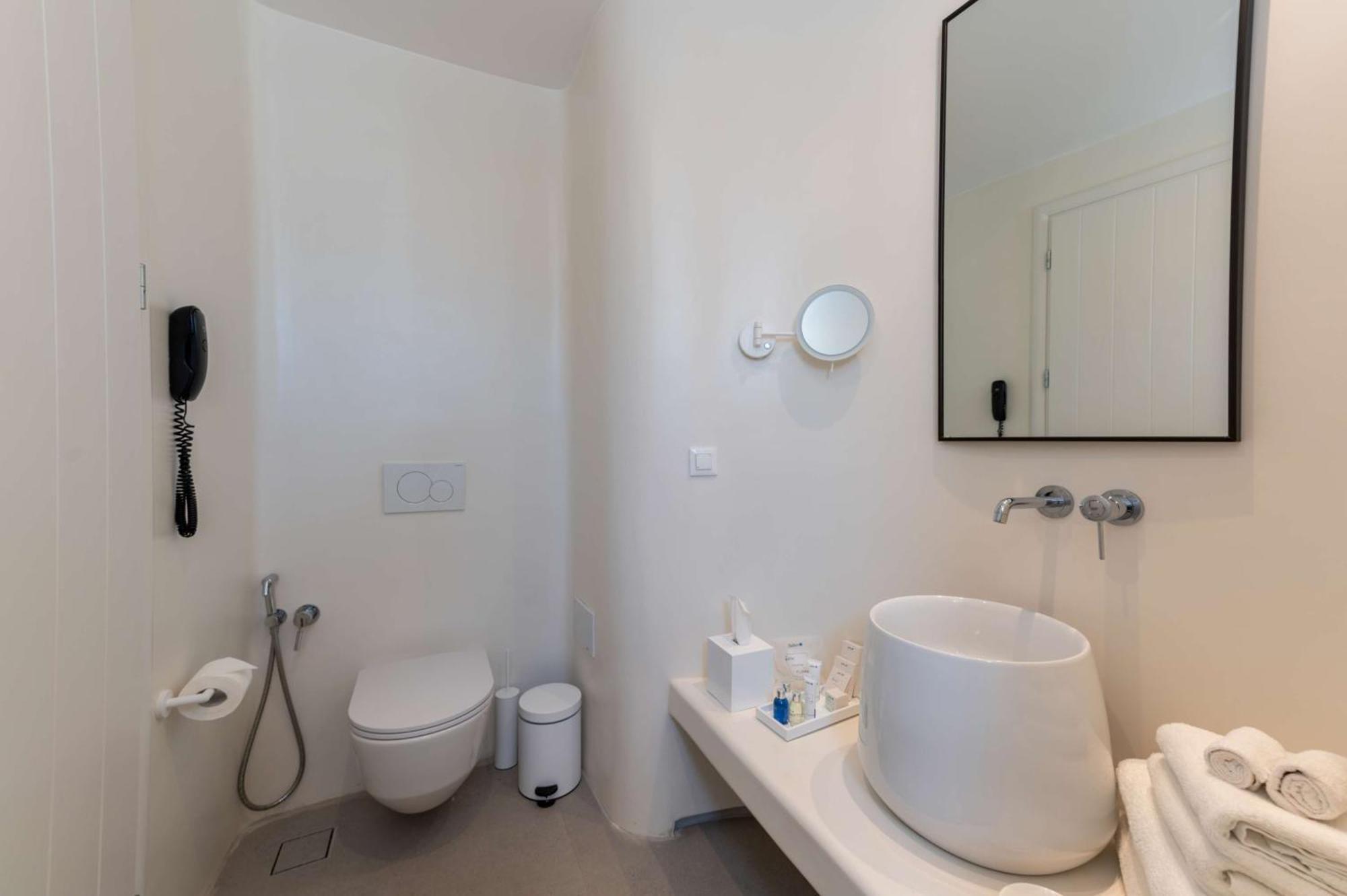 Superior Room Jet Tub – Sea View