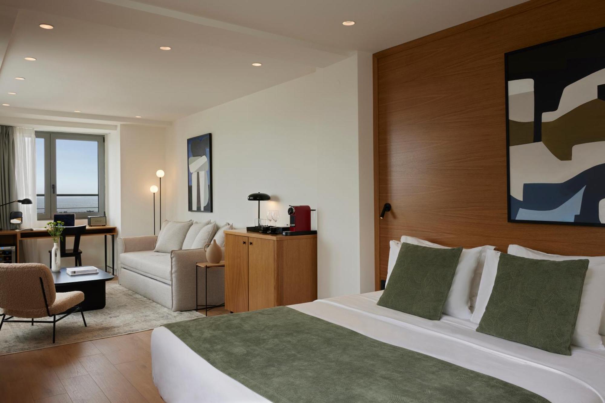 Signature Suite