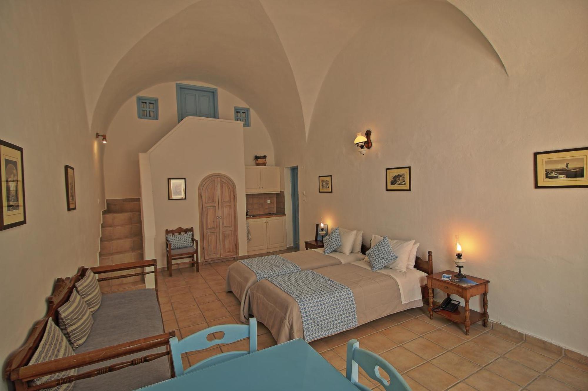 Studio (4 Adults)