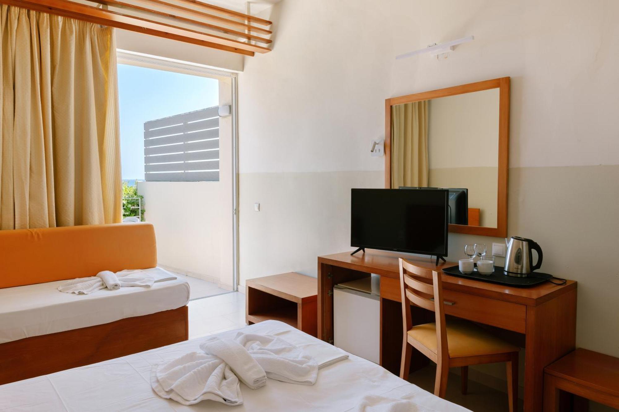 Double or Twin Room Partial Sea View