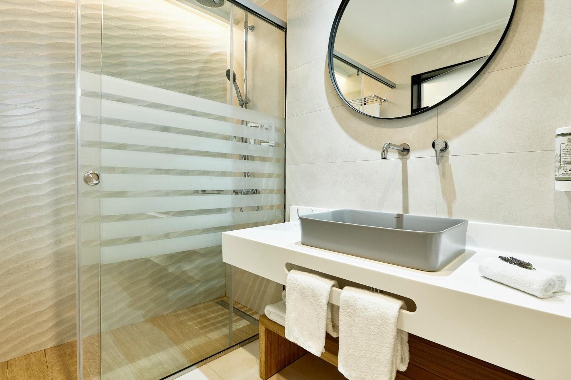 Double Sea View Whirlpool