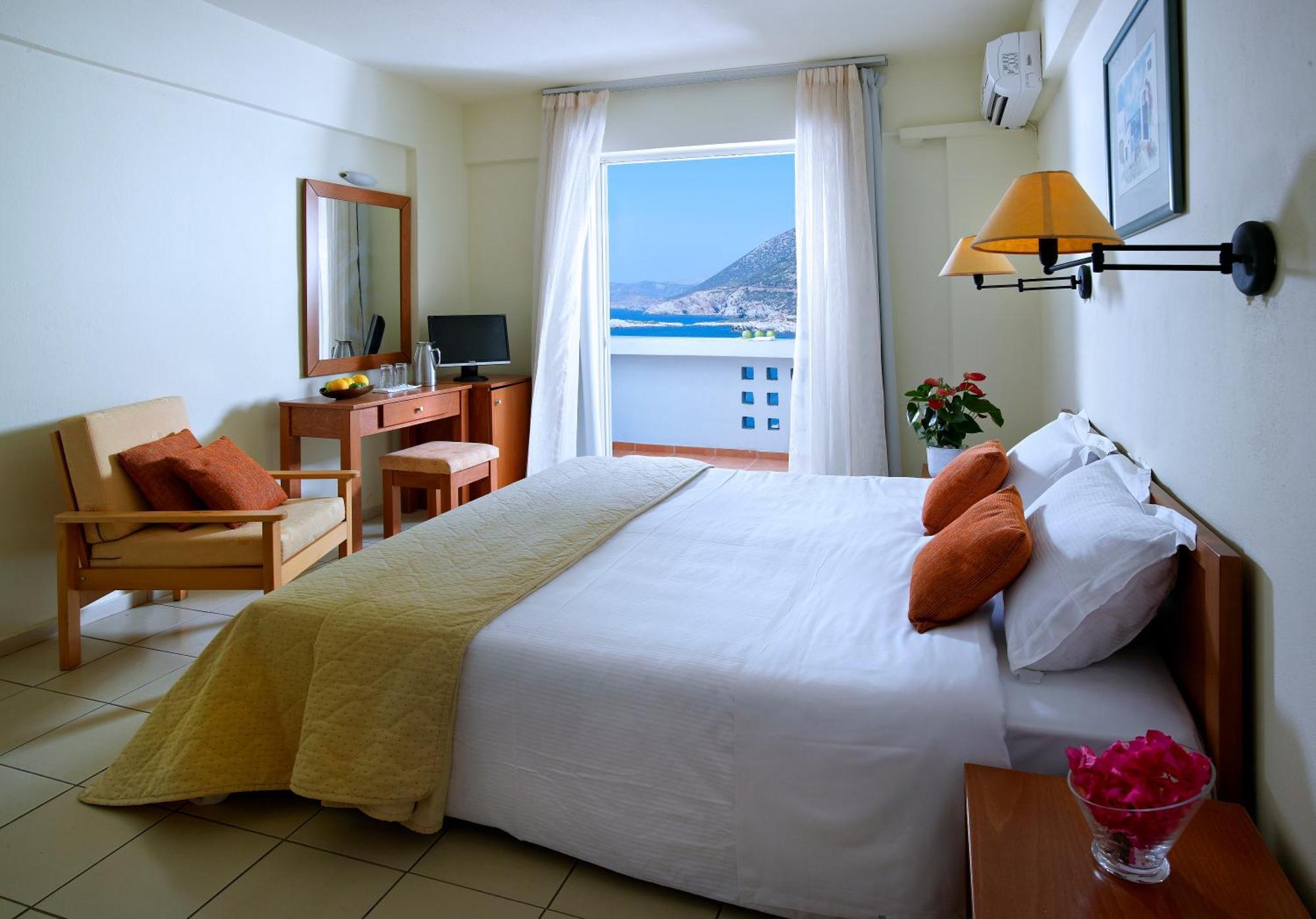 Double or Twin Room Partial Sea View