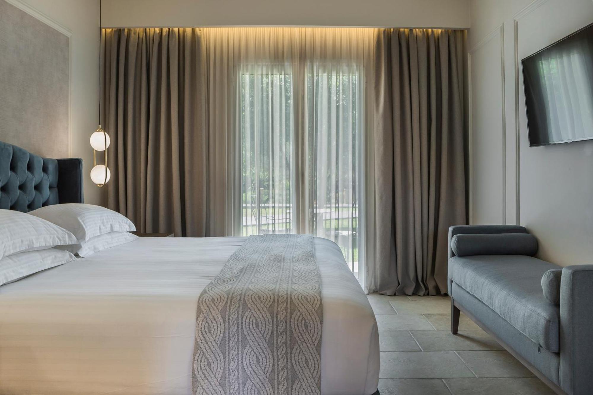 King Room Garden View