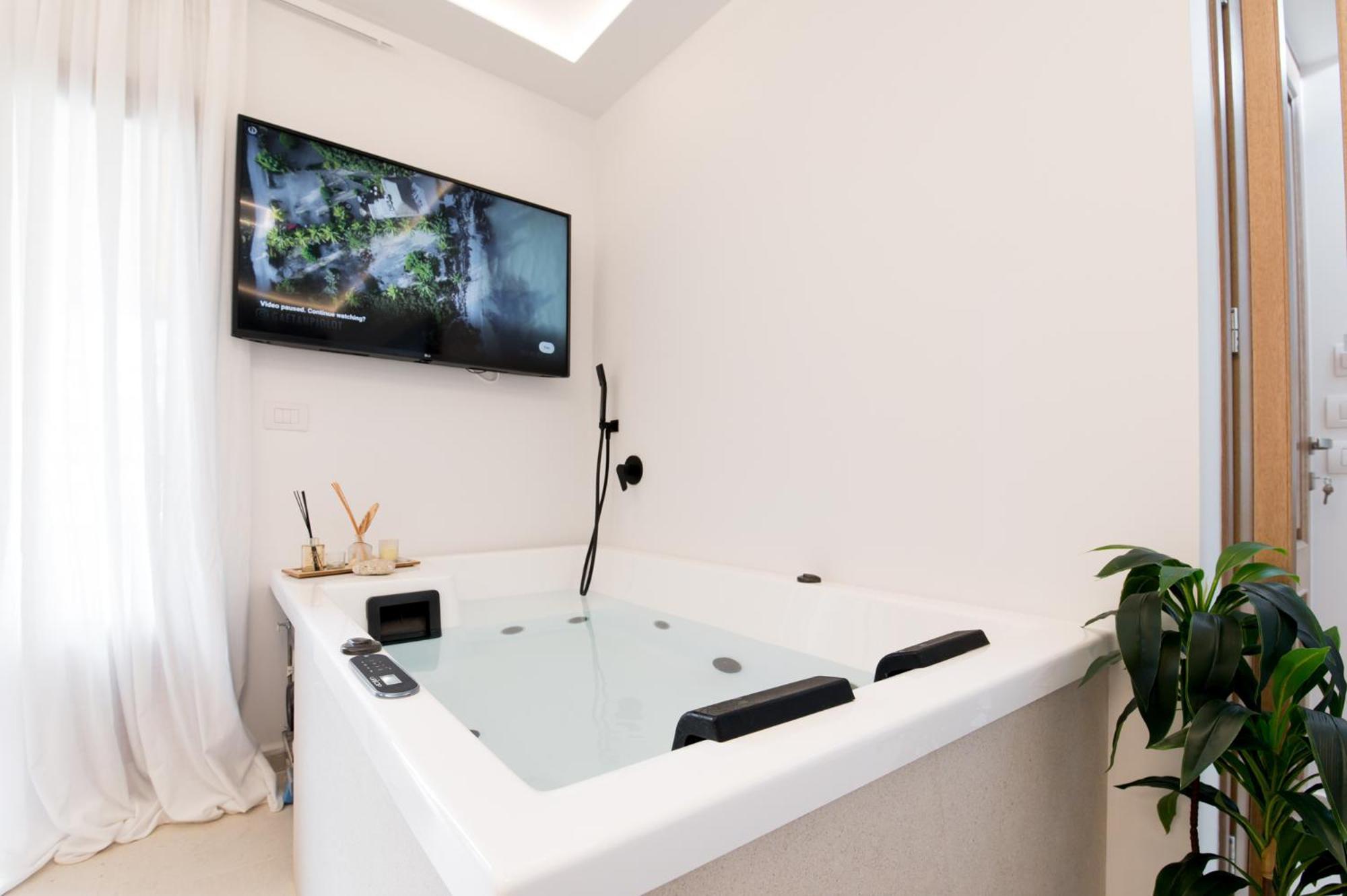 Suite Hot Tub