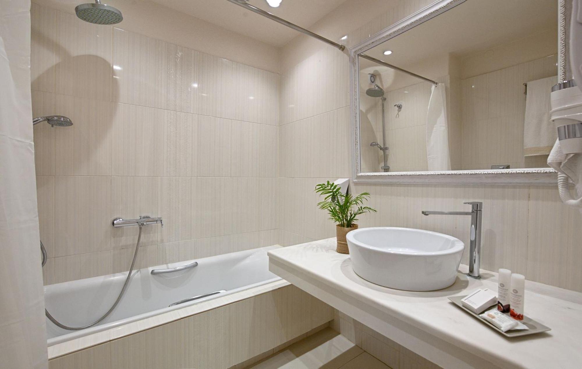 One-Bedroom Junior Suite Sea View