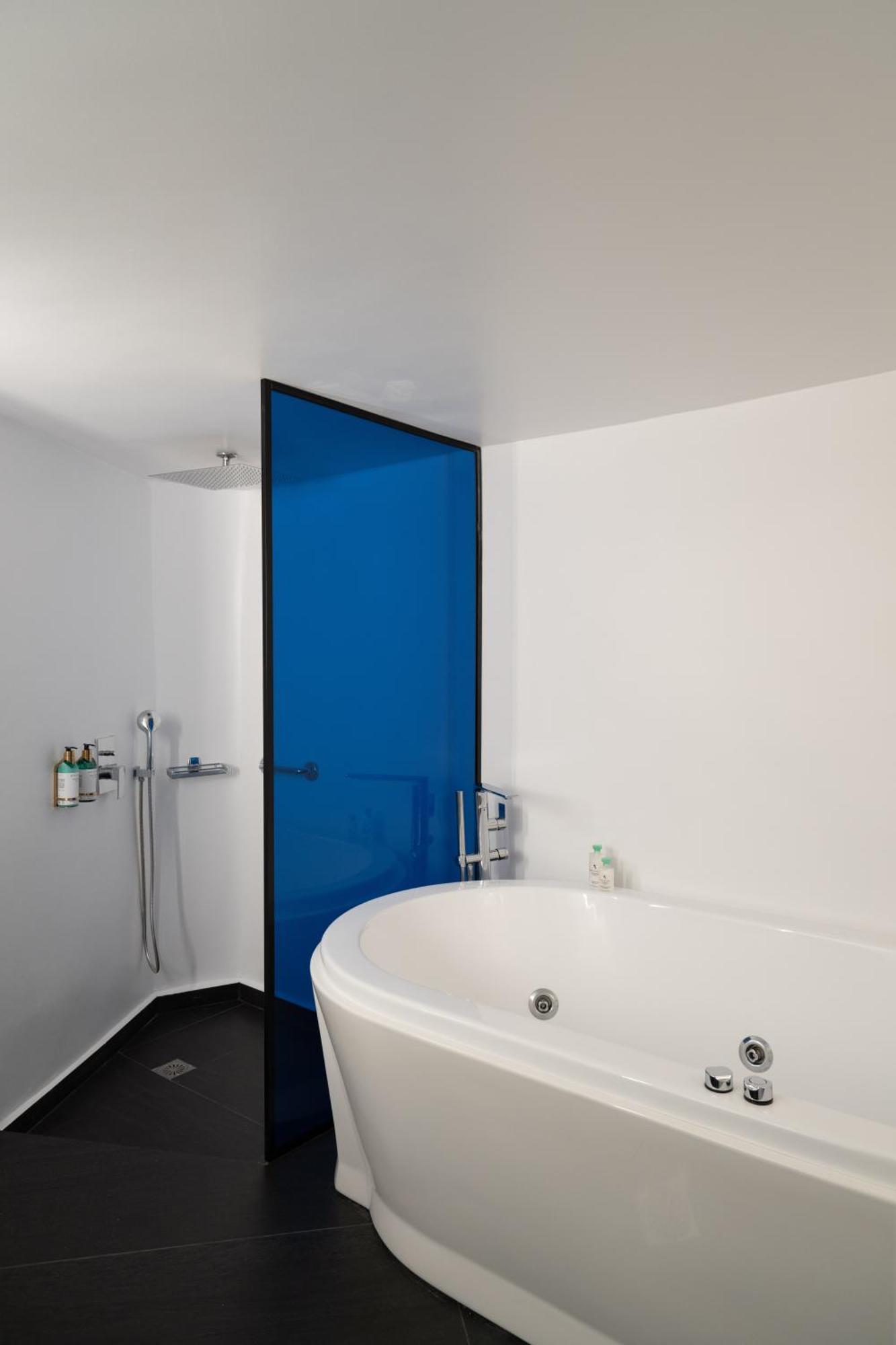 Honeymoon Suite Jetted Tub Pelagos House