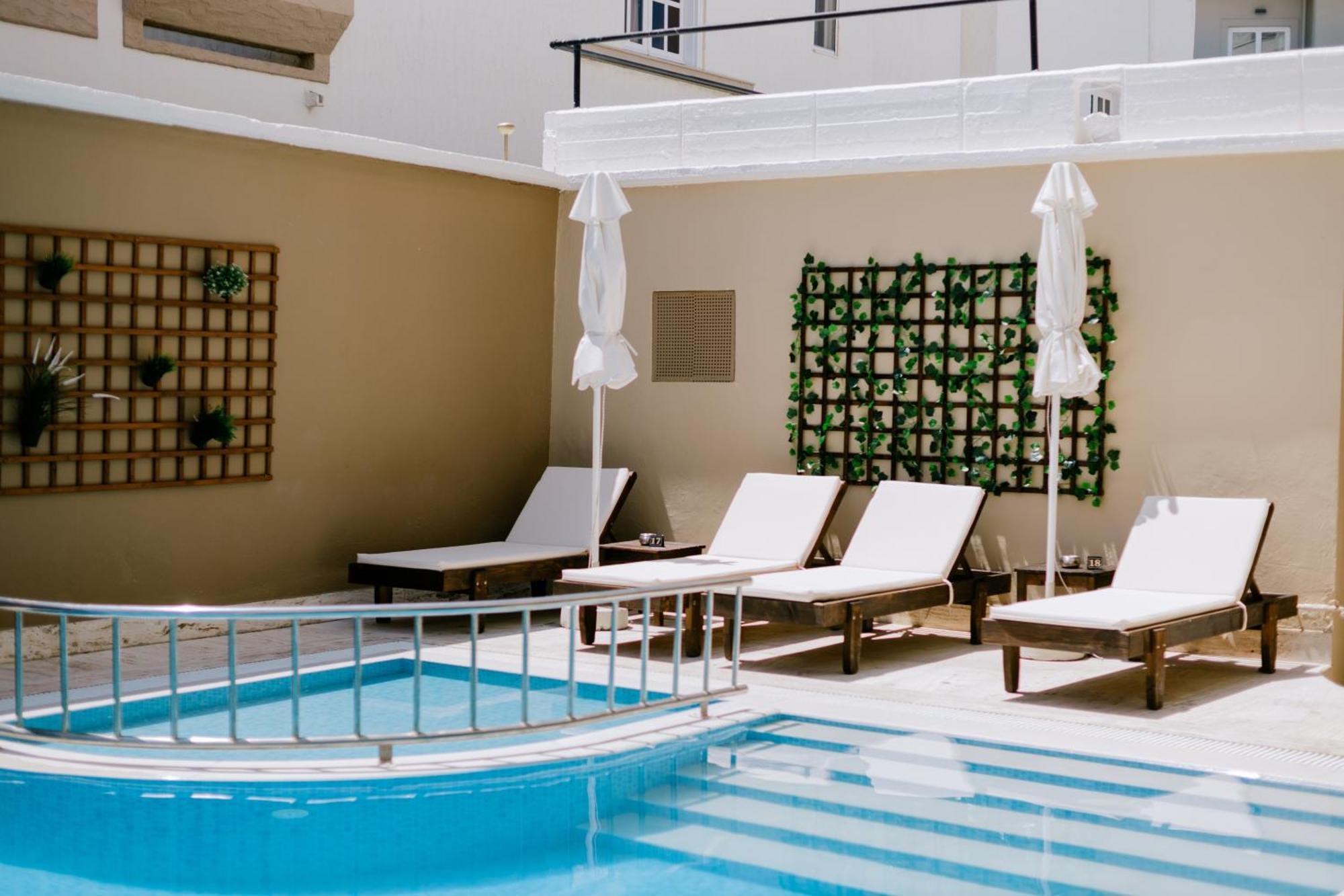 Twin Room Pool View
