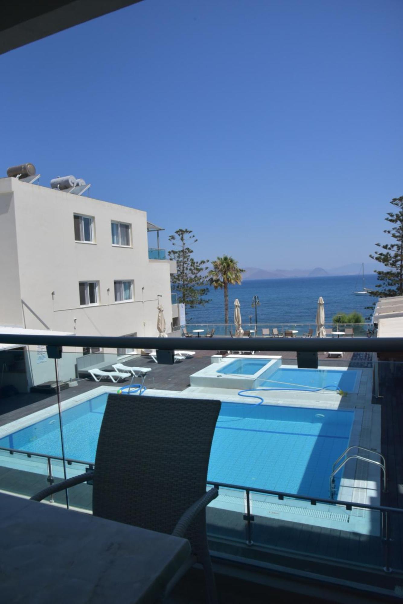 One-Bedroom Apartment Sea View