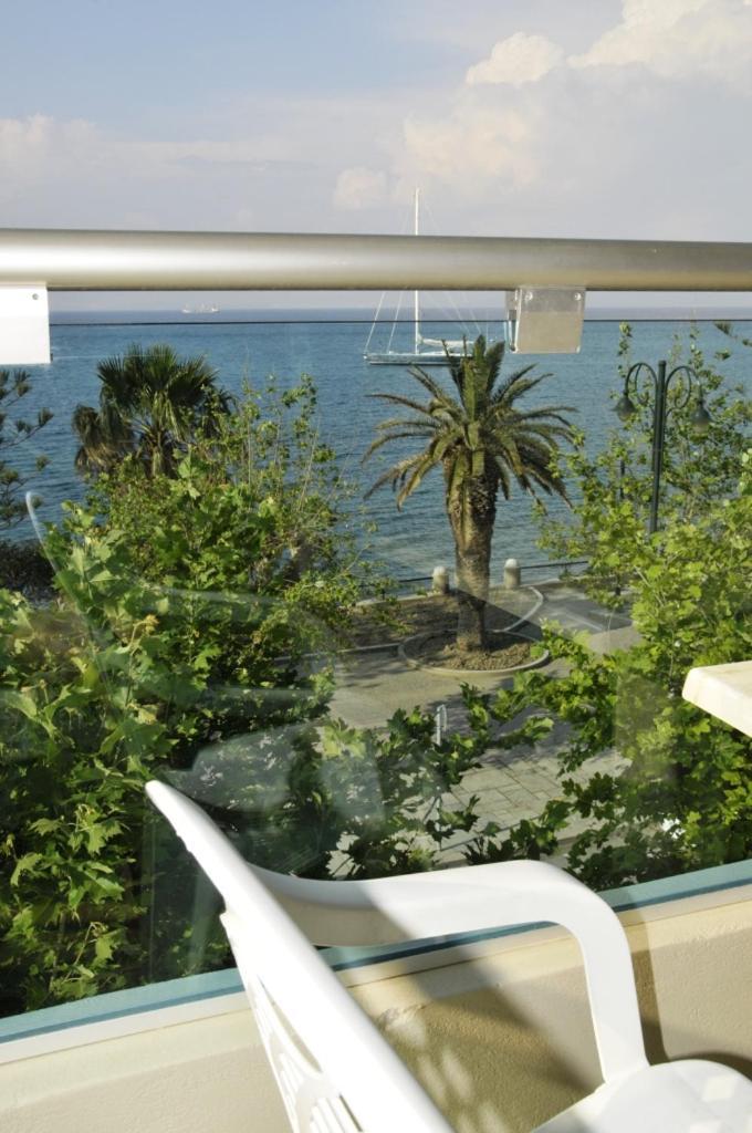 One-Bedroom Apartment Sea View