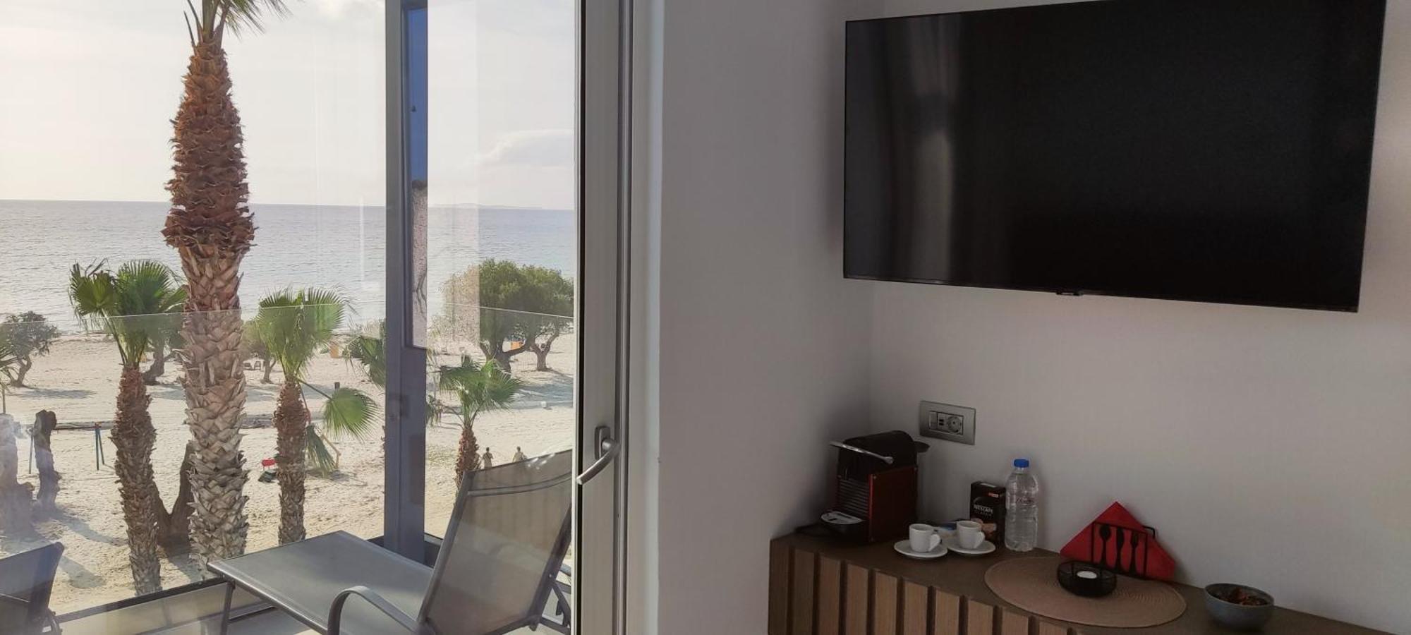 Deluxe Double Room with Balcony and Sea View
