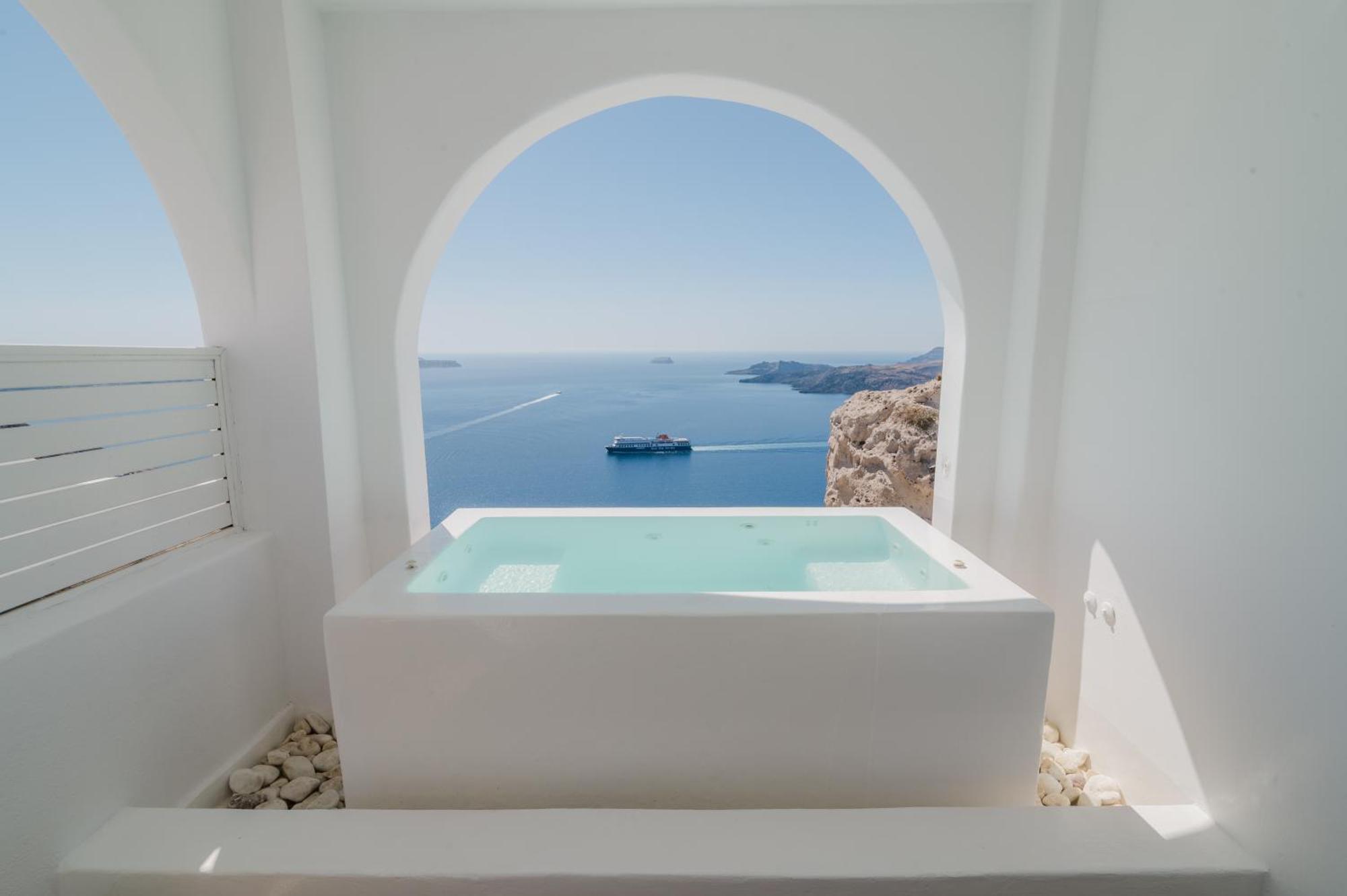 Sunset Suite Hot Tub & Caldera View