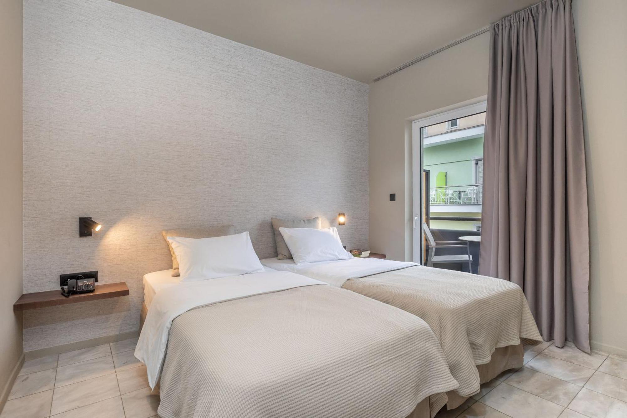 Comfort Side Sea or Castle View