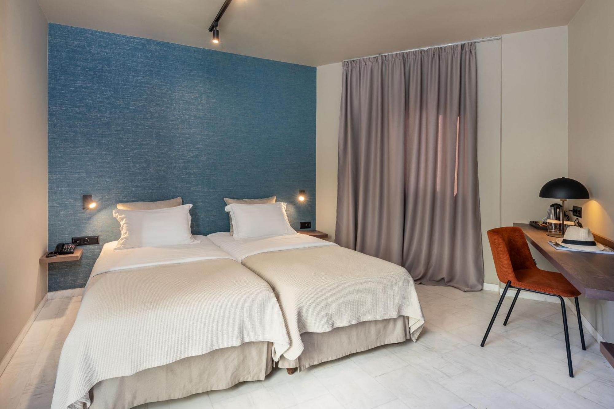 Comfort Side Sea or Castle View
