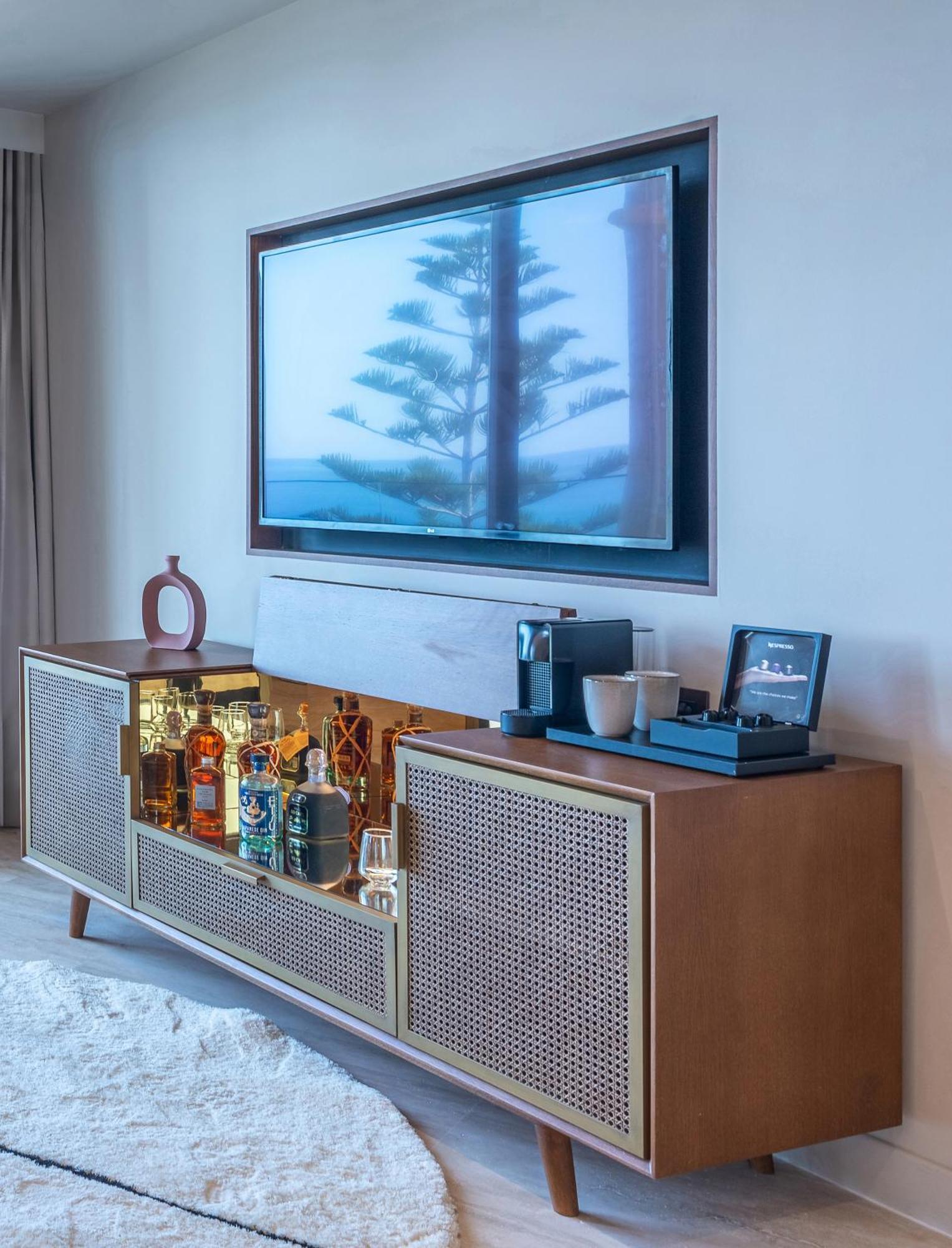 King Room Tropical Escape