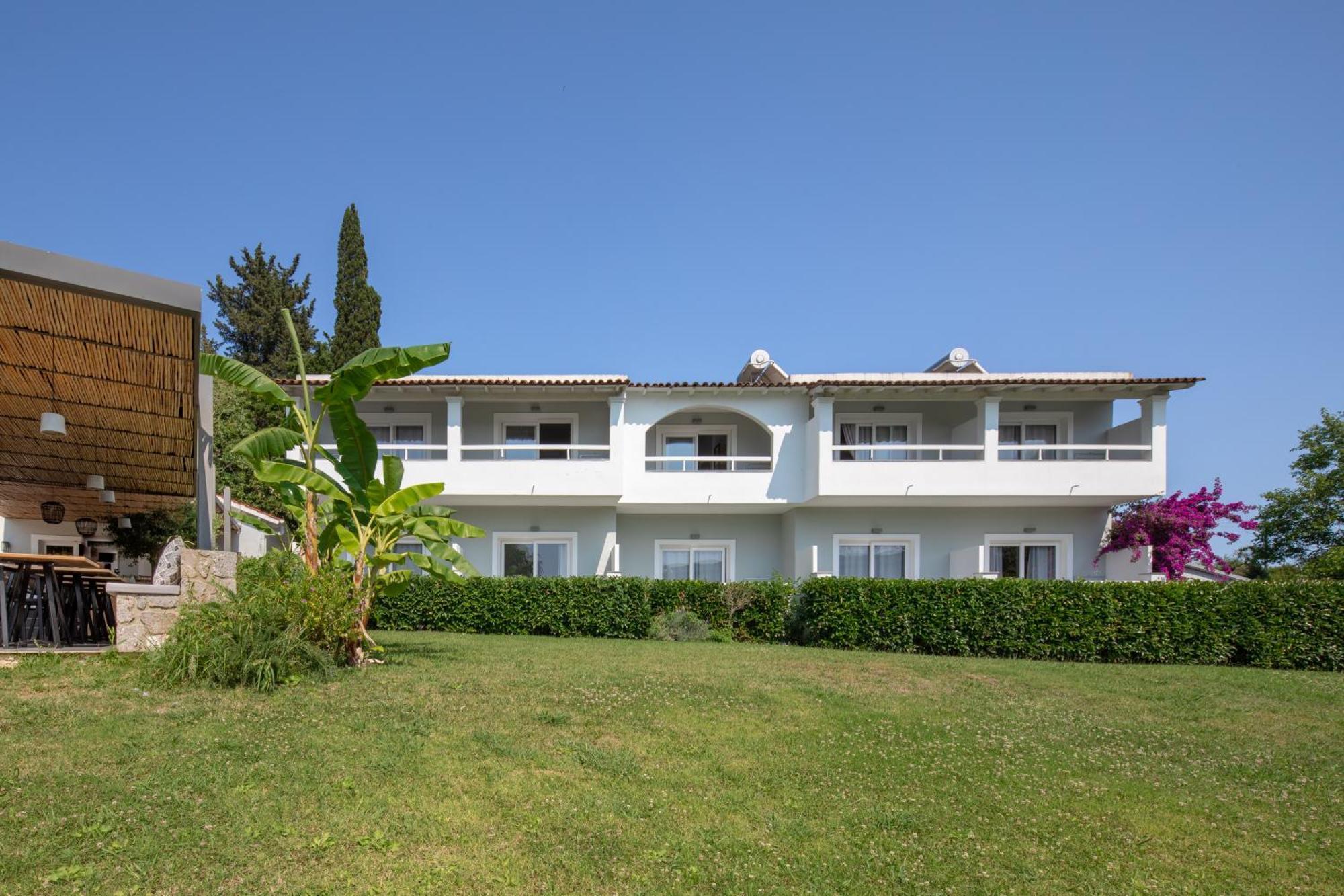 Deluxe Double or Twin Room Pool View
