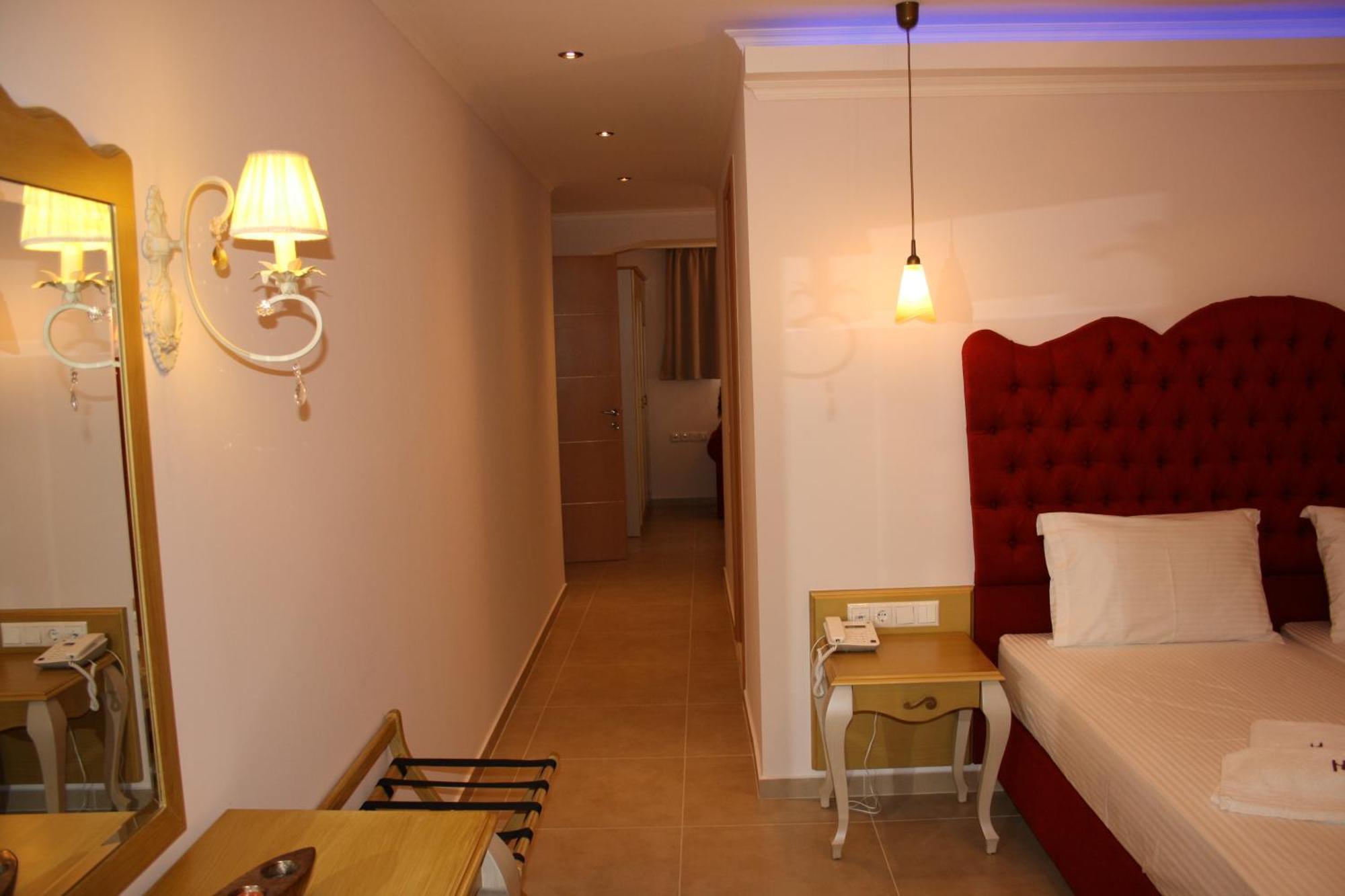 One-Bedroom Suite Panoramic Sea View