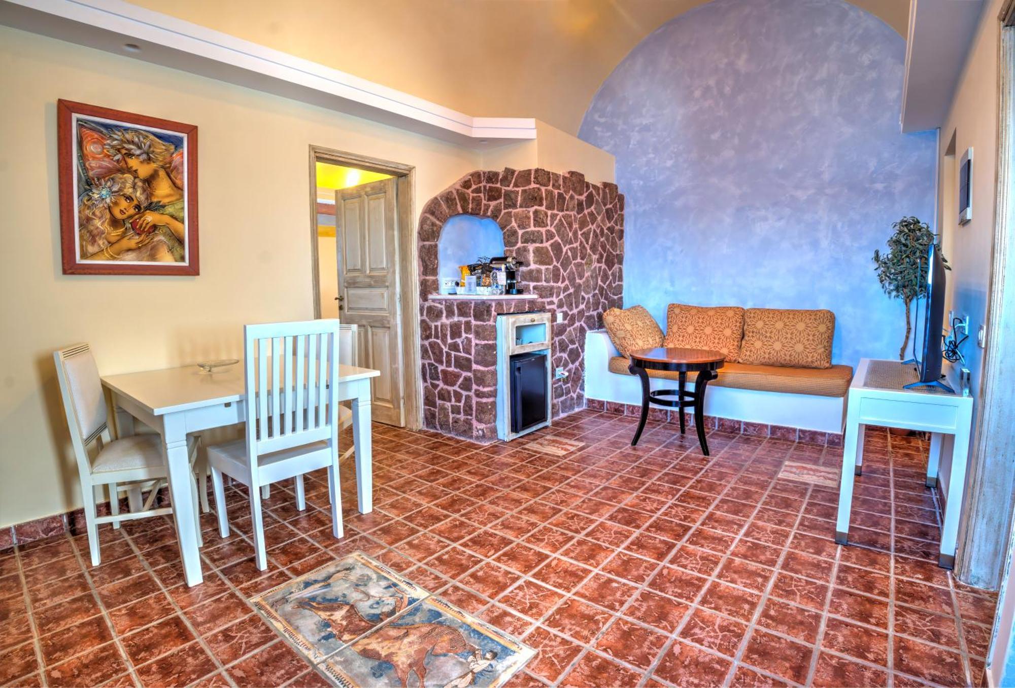 Honeymoon Suite Spa Bath Caldera View