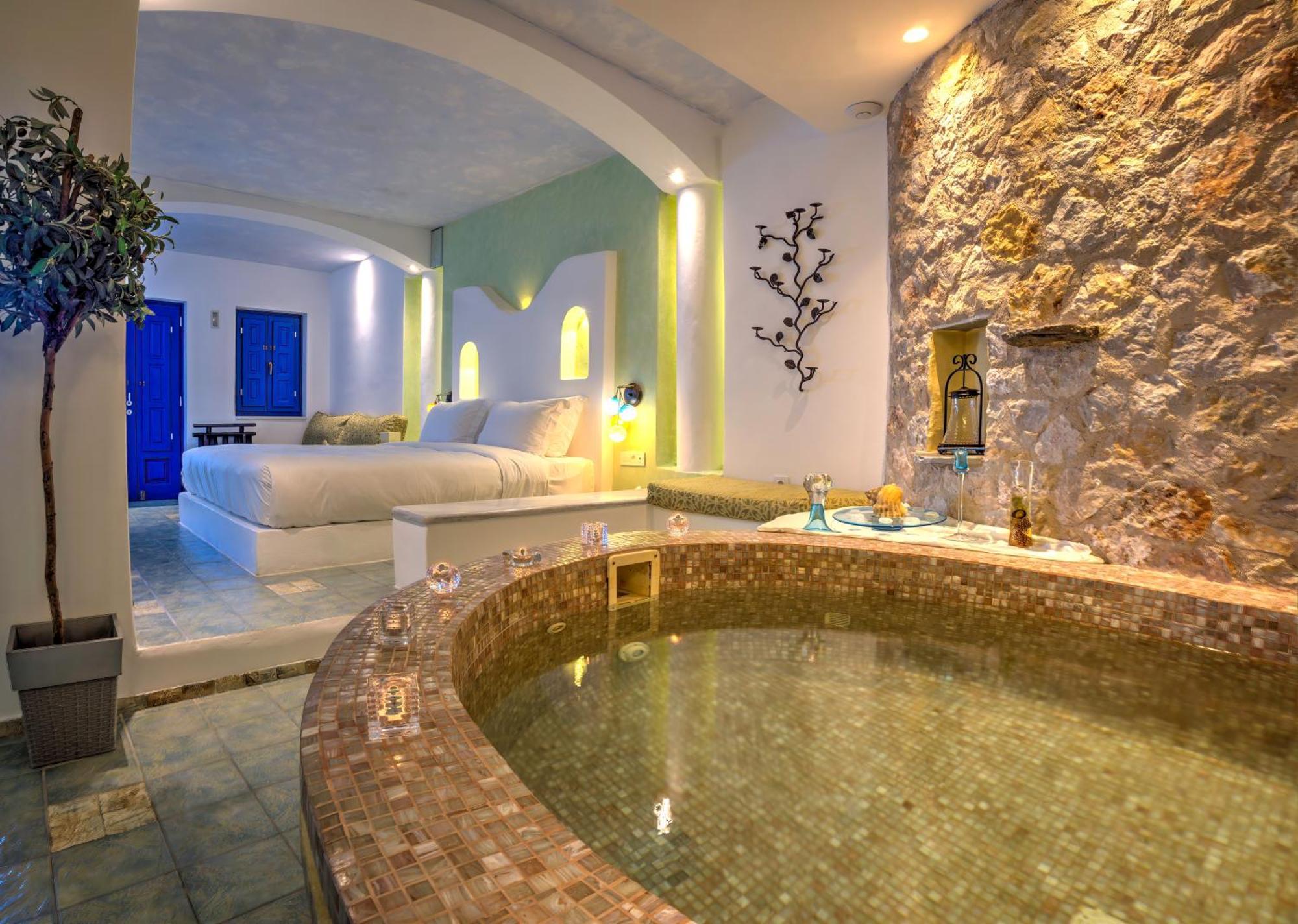 Honeymoon Suite Spa Bath Caldera View