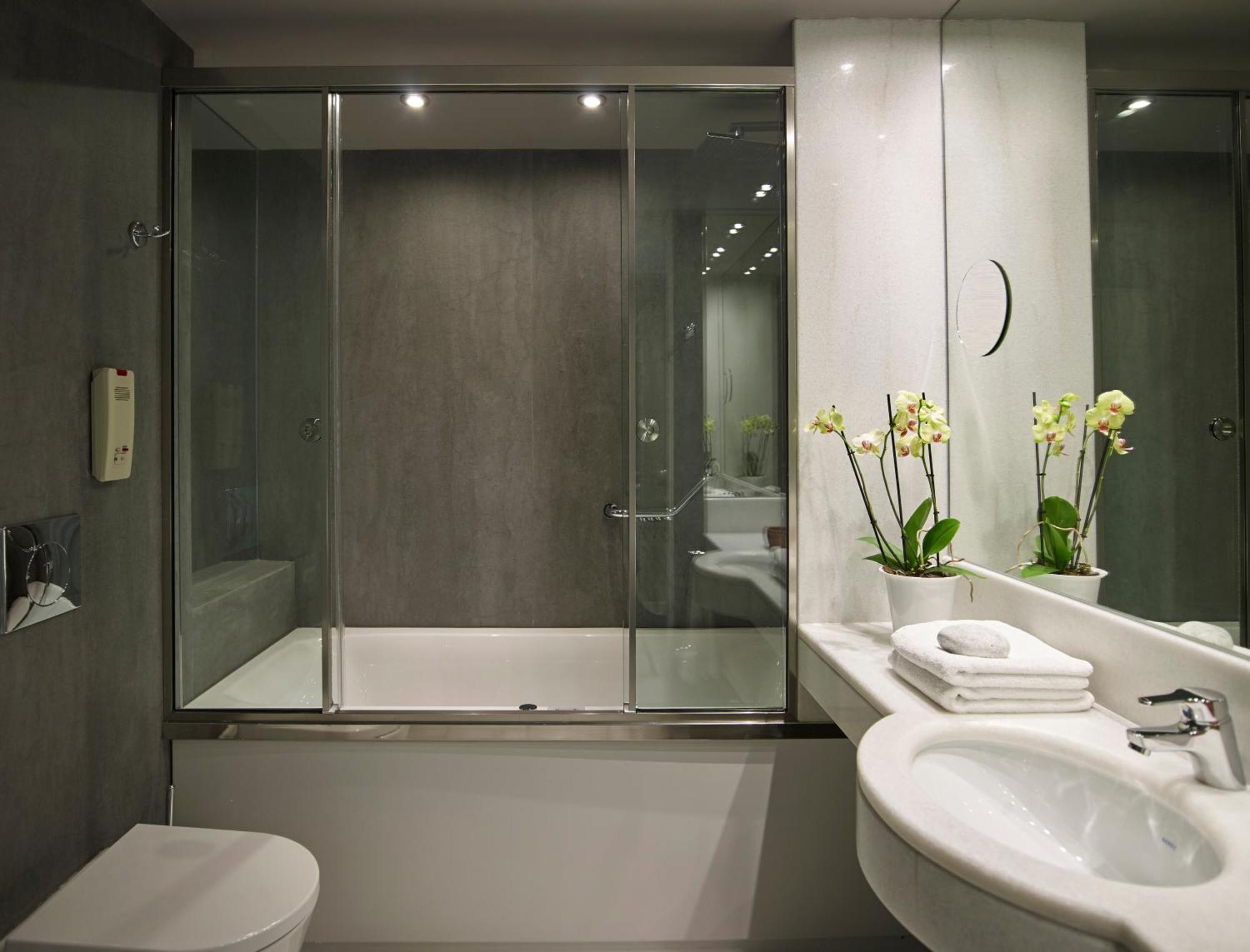 Junior Suite Sea View & Jetted Tub