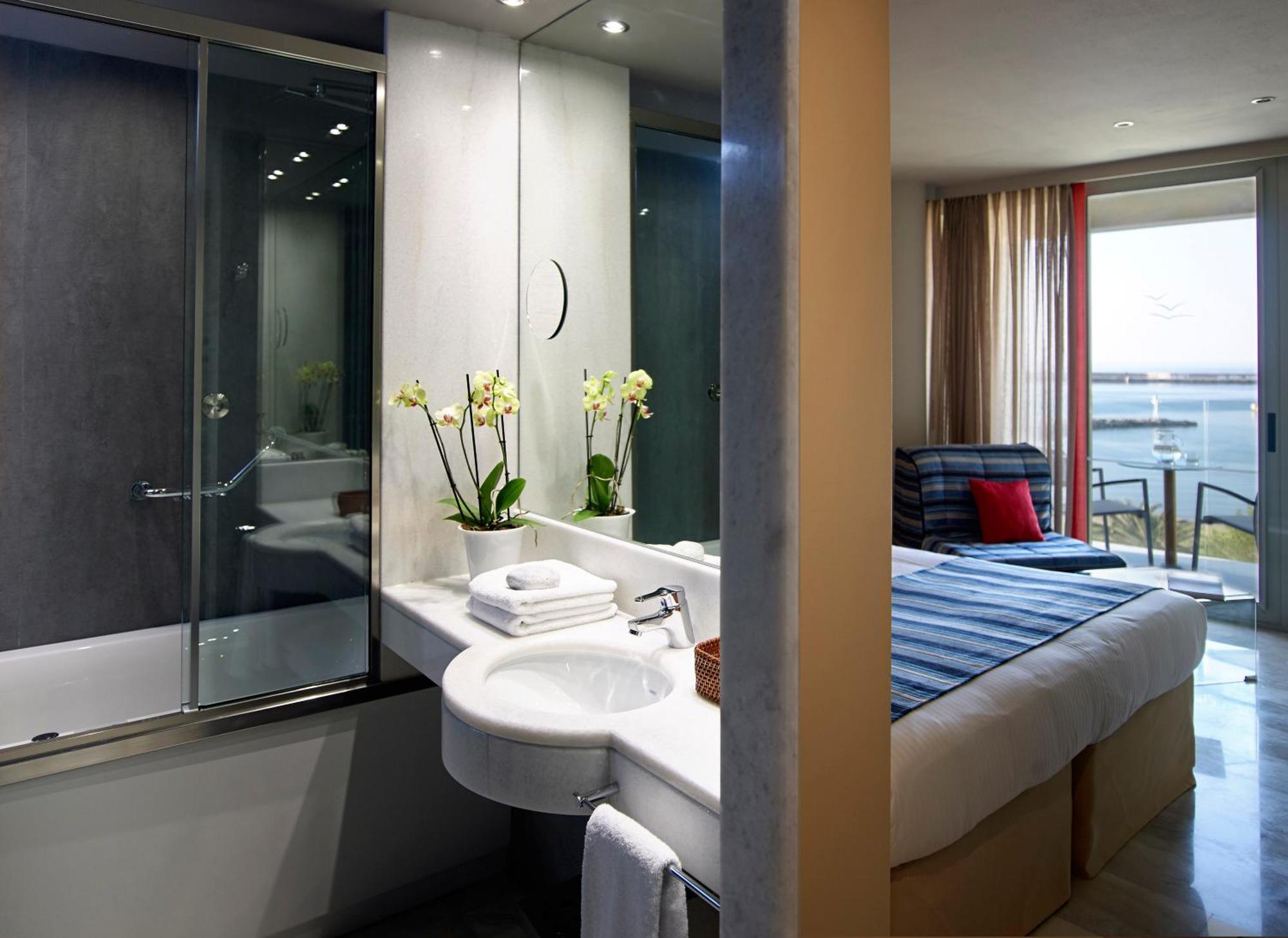 Junior Suite Sea View & Jetted Tub