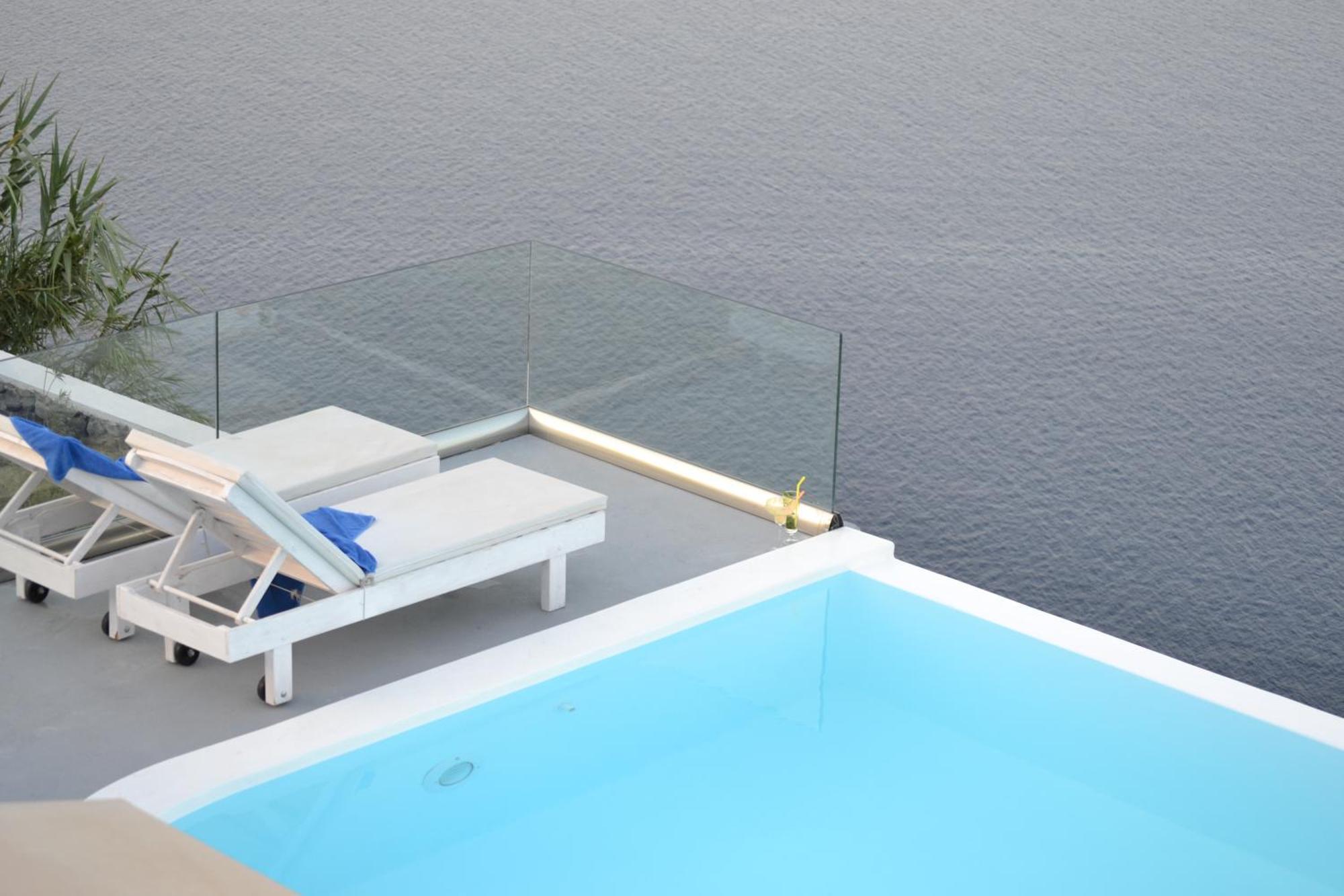 Cliffside Junior Suite Private Pool Caldera View