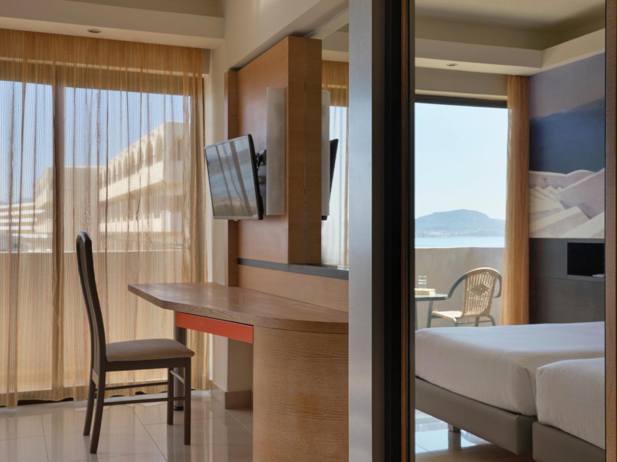 Double or Twin Room Sea View