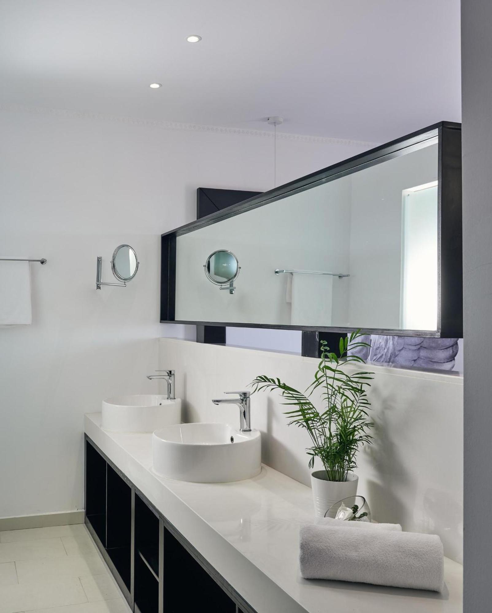 Superior Suite Private Jacuzzi