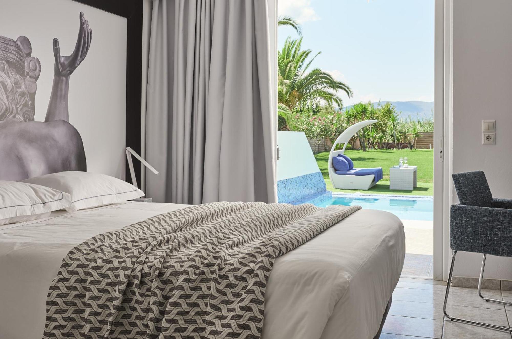Master Suite Private Pool