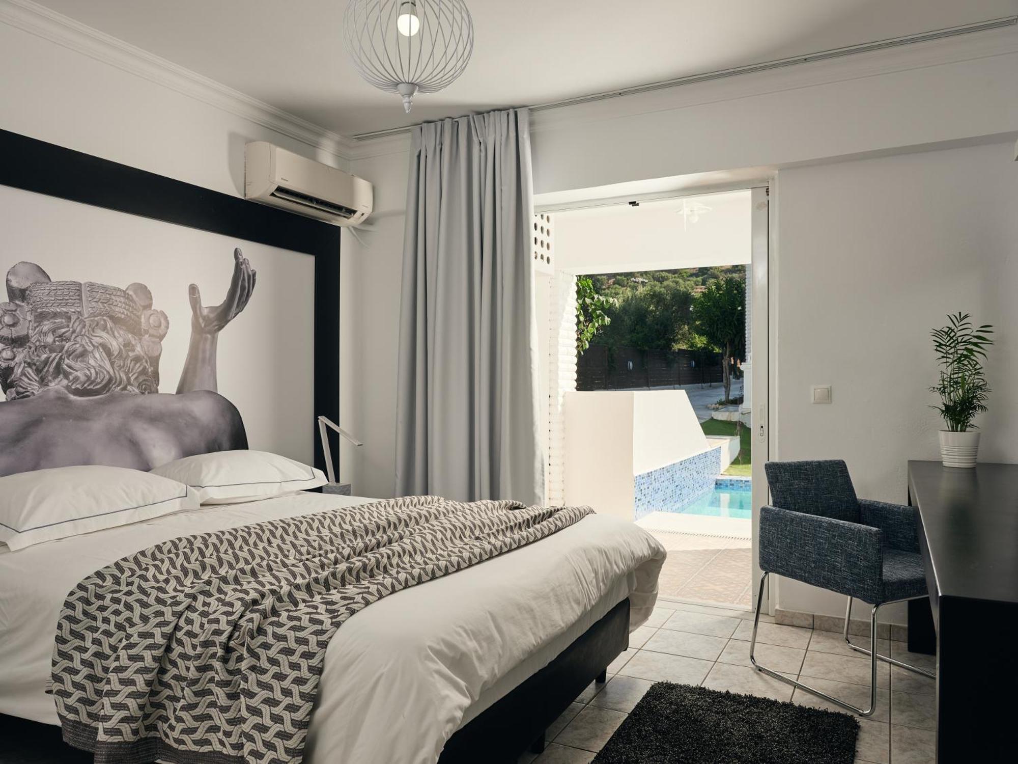 Master Suite Private Pool