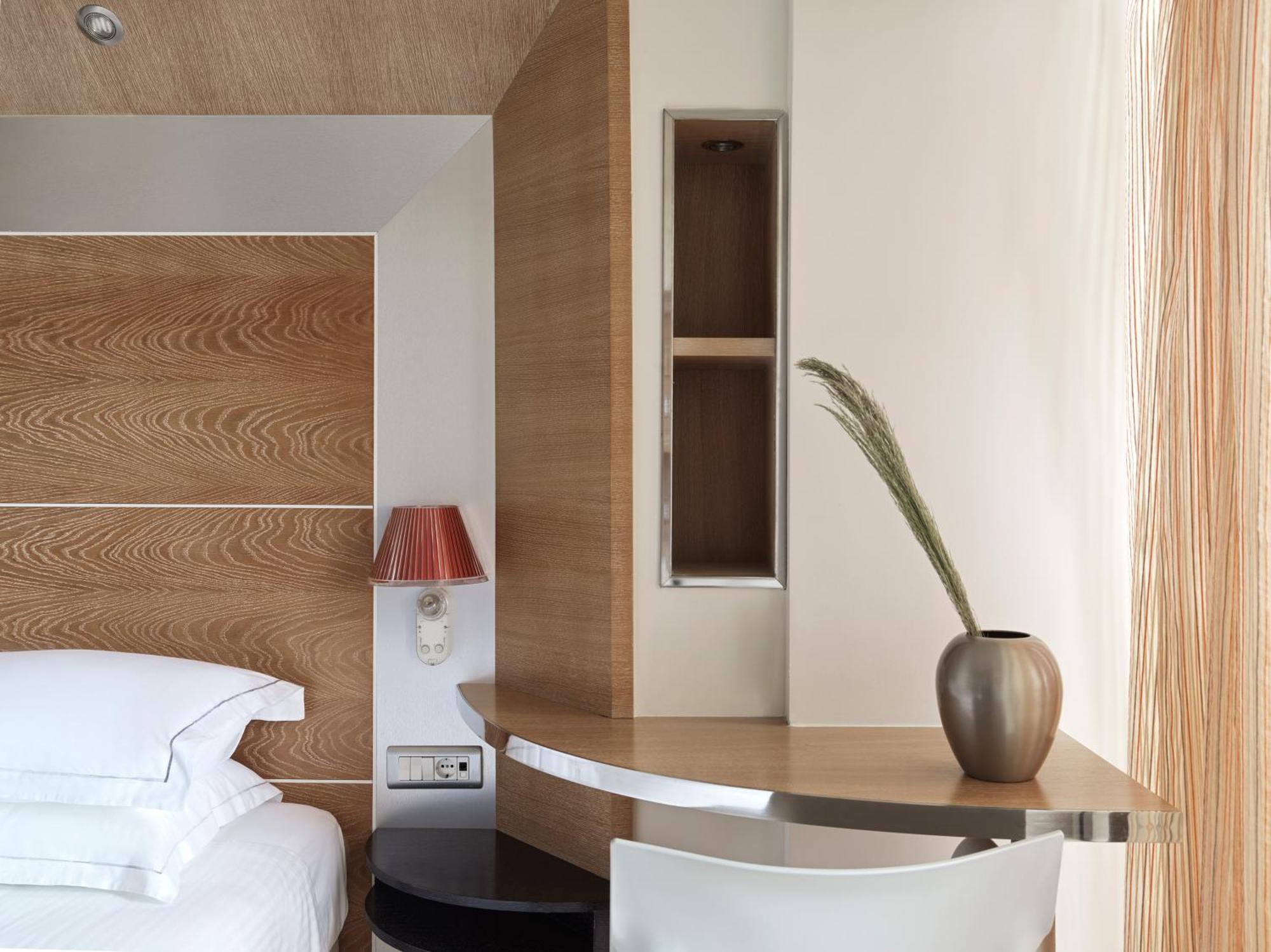 Twin Room Land View