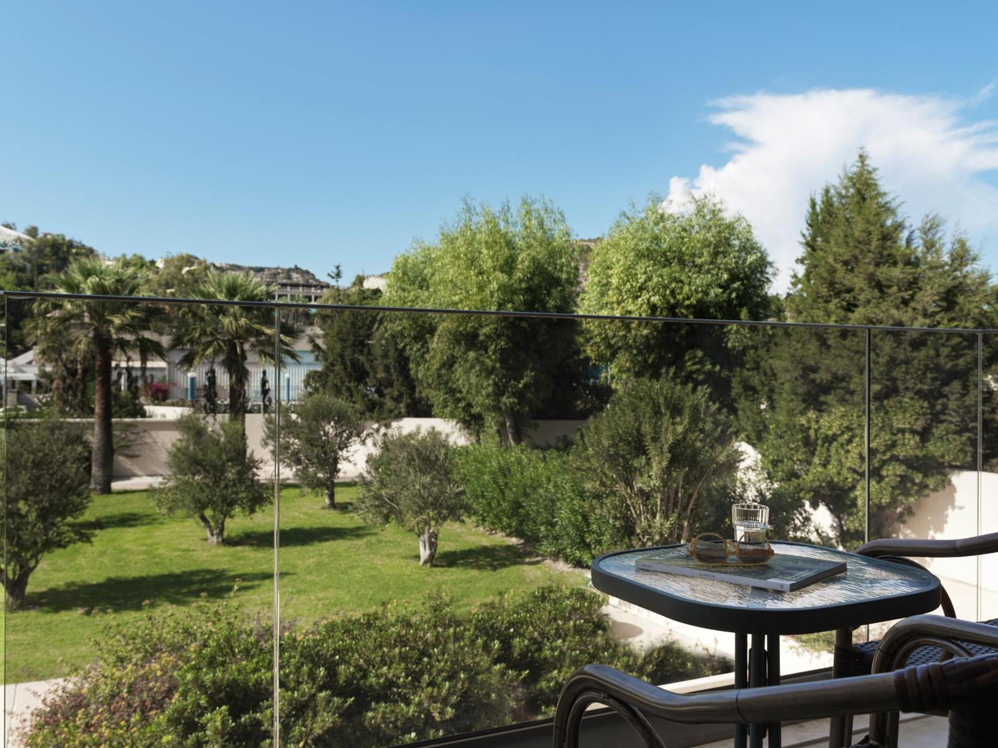 Twin Room Land View