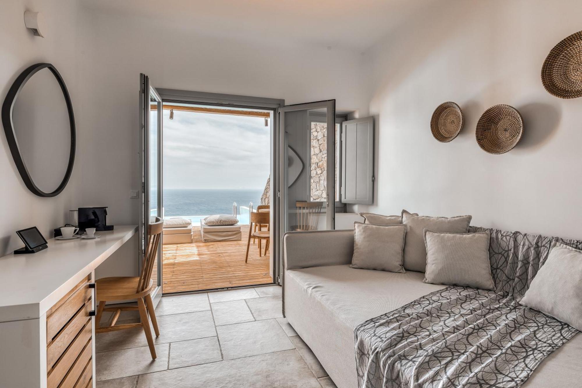 Premium Suite Private Pool & Sea View